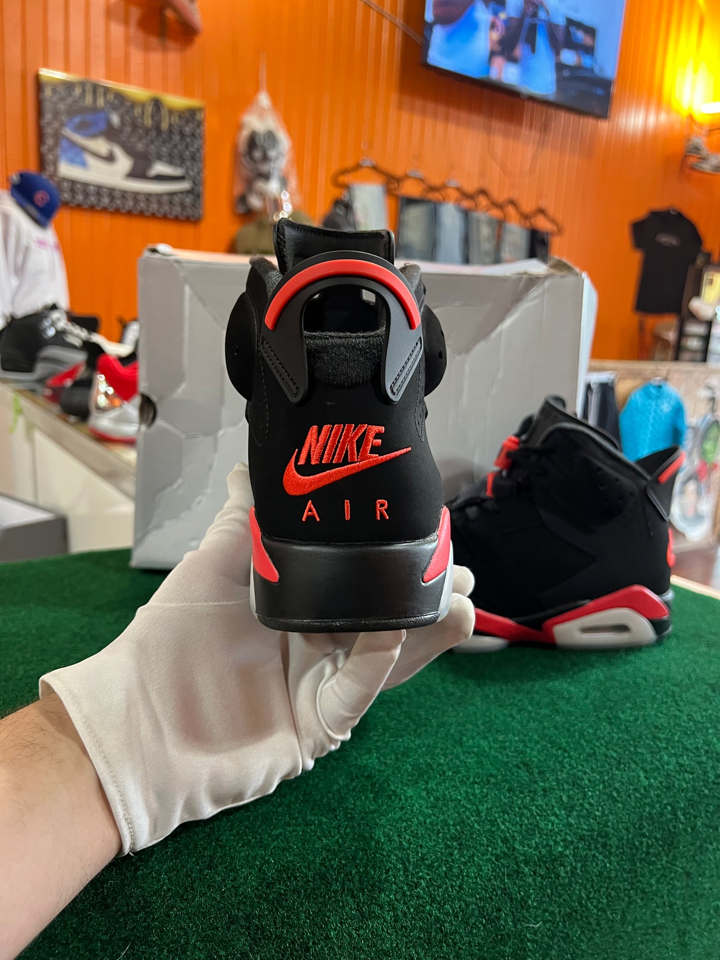 Jordan 6 (Infrared)