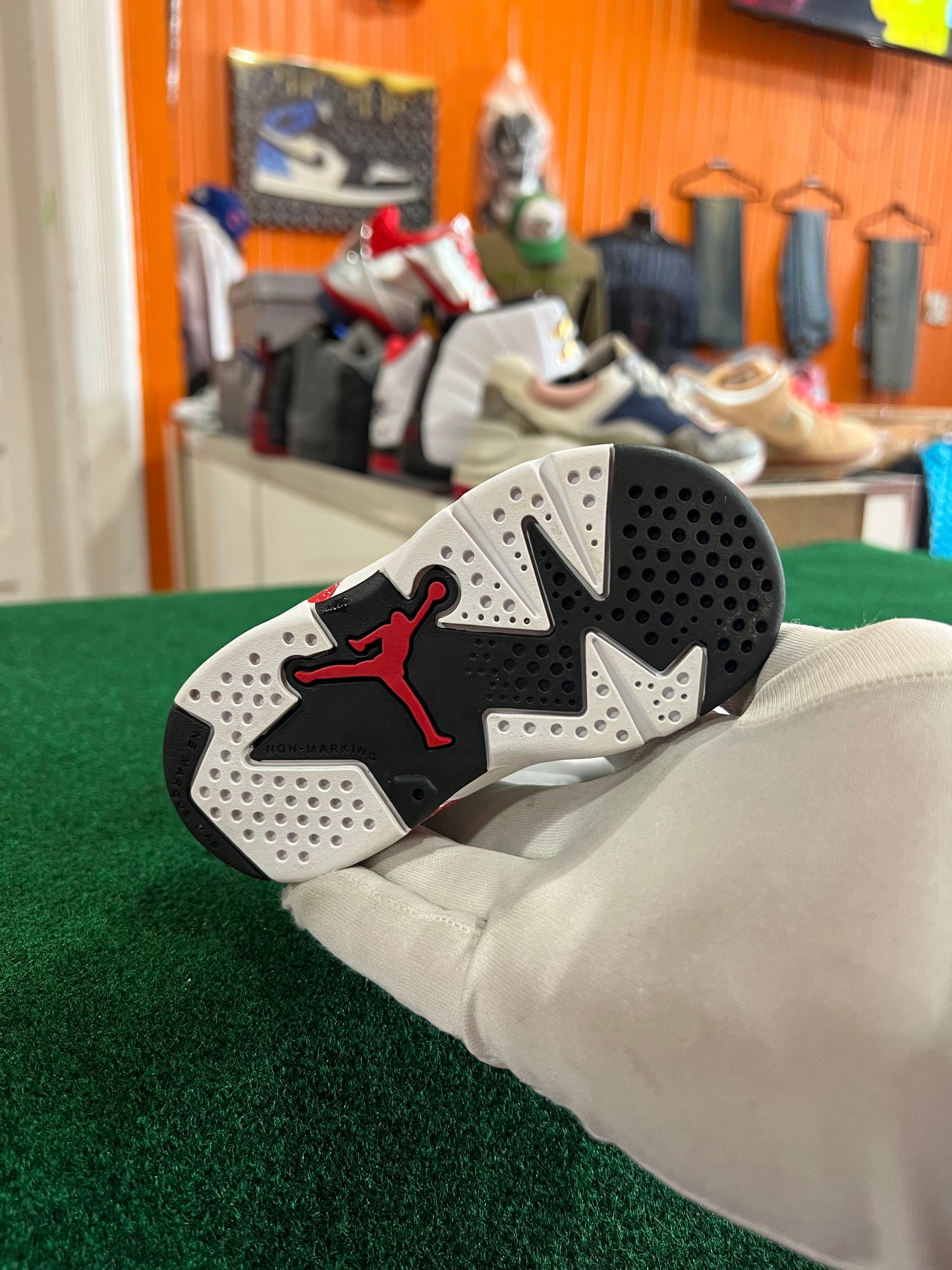 Jordan 6 (Red Oreo)