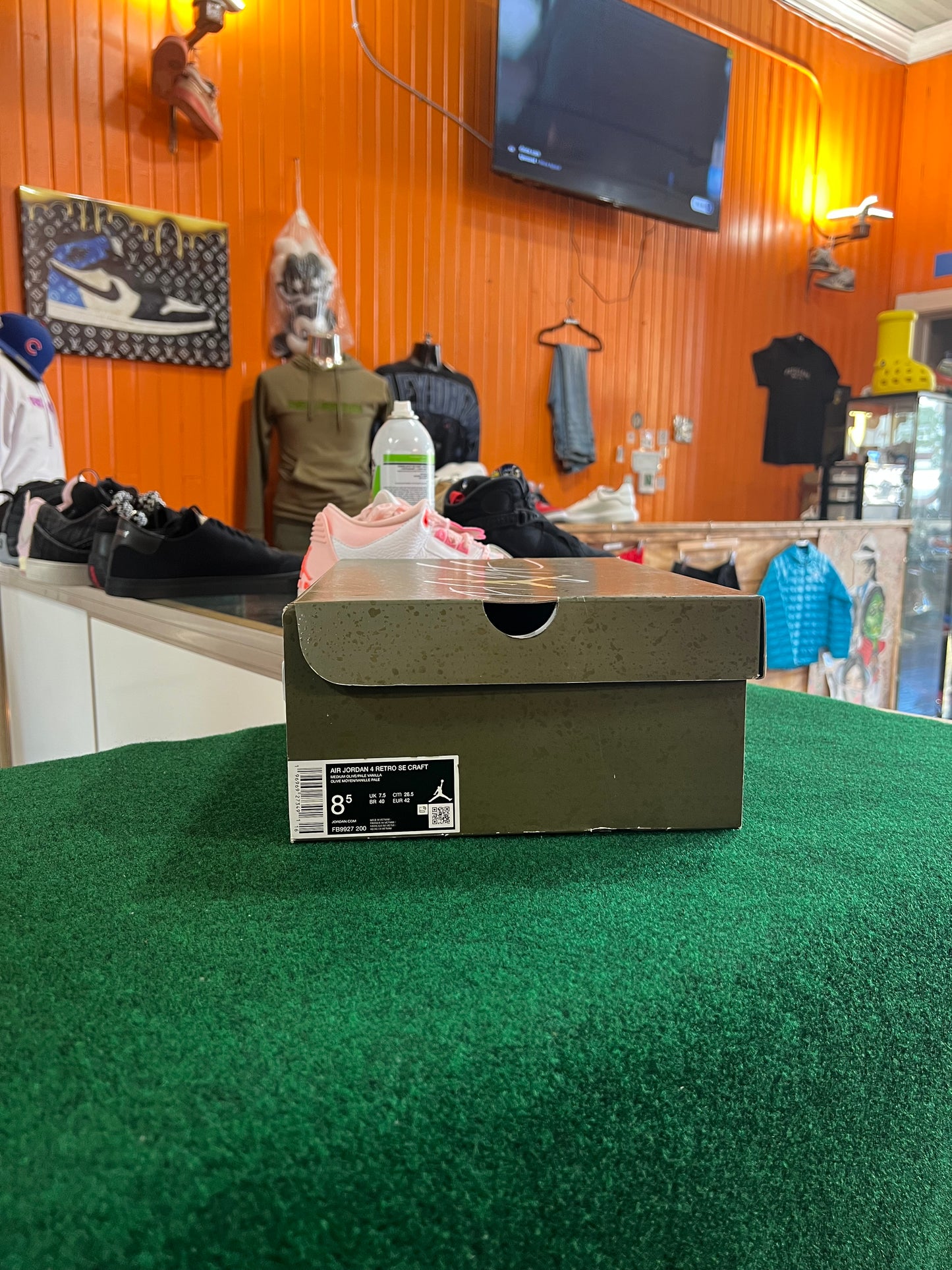 Jordan 4 (Olive)