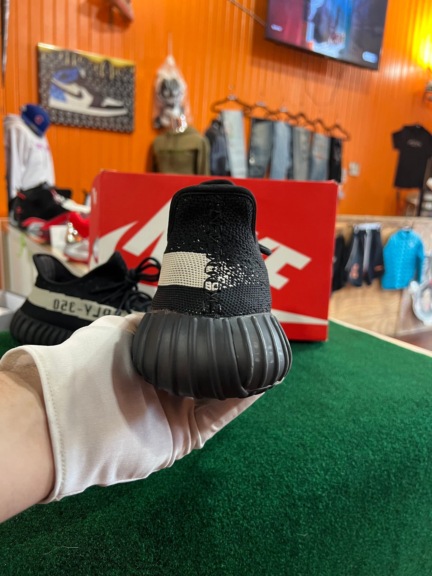 Yeezy 350 (Oreo)