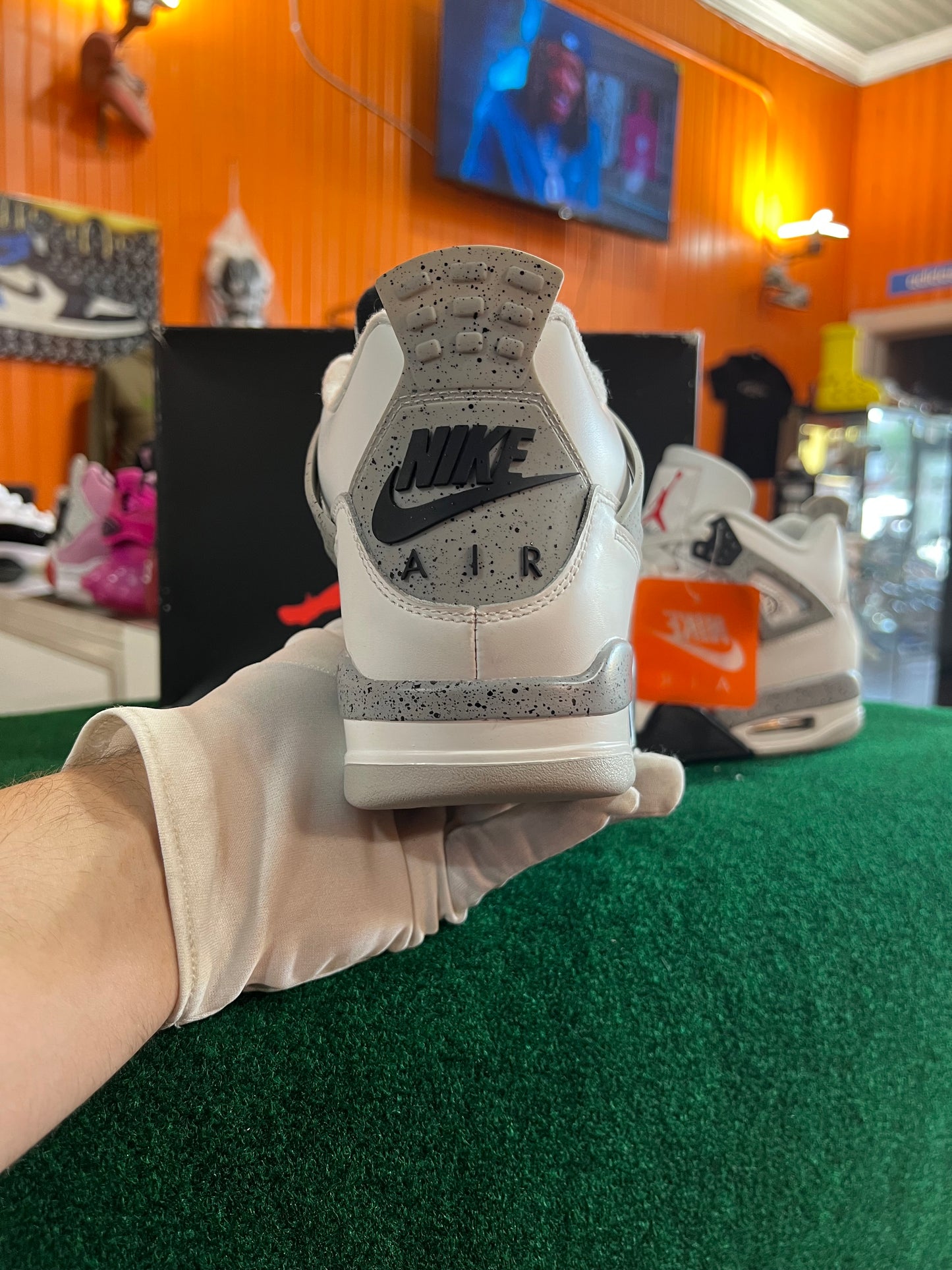 Jordan 4 (White Cement)