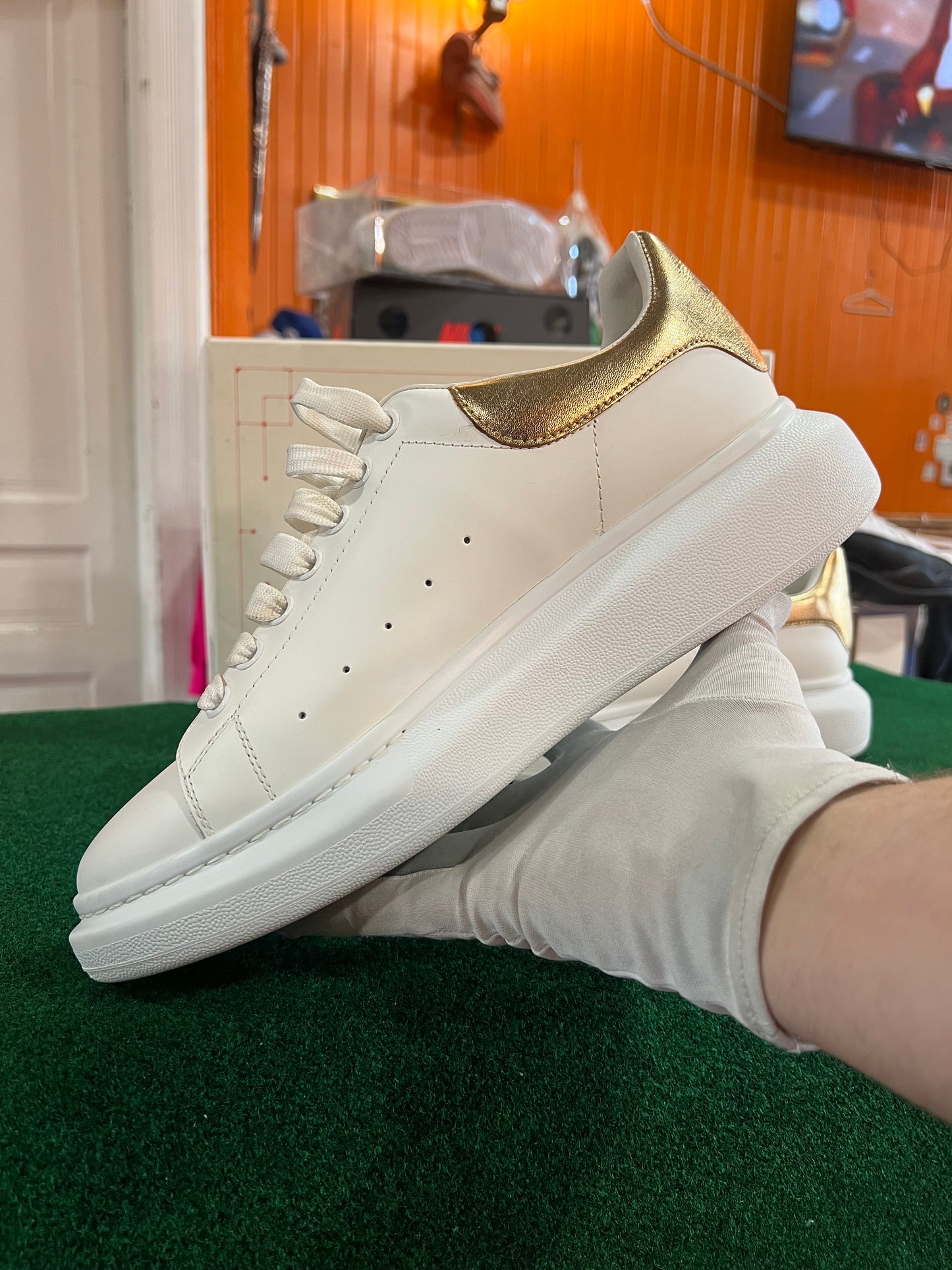 Alexander Mcqueens (Gold)
