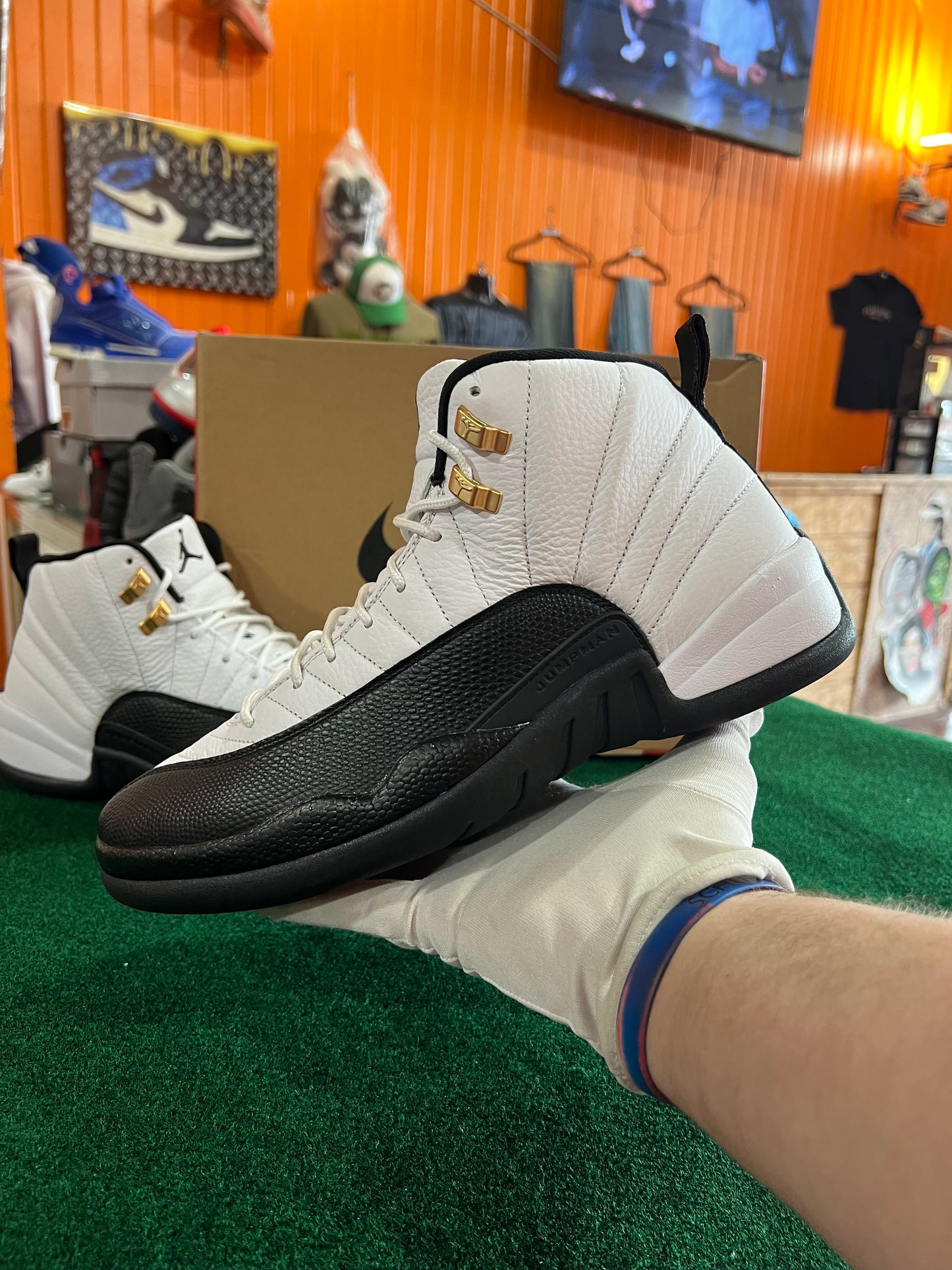 Jordan 12 (Taxi)
