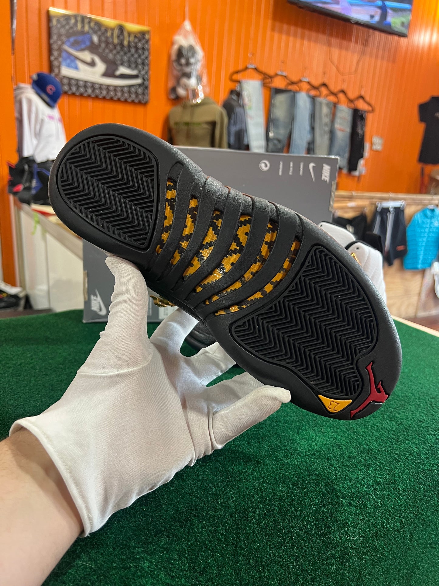 Jordan 12 (Taxi)