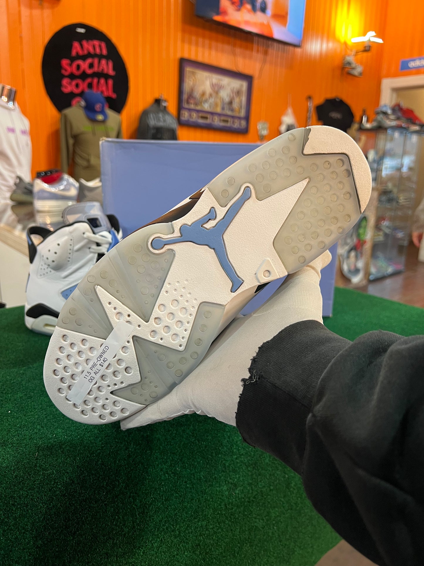Jordan 6 (UNC)