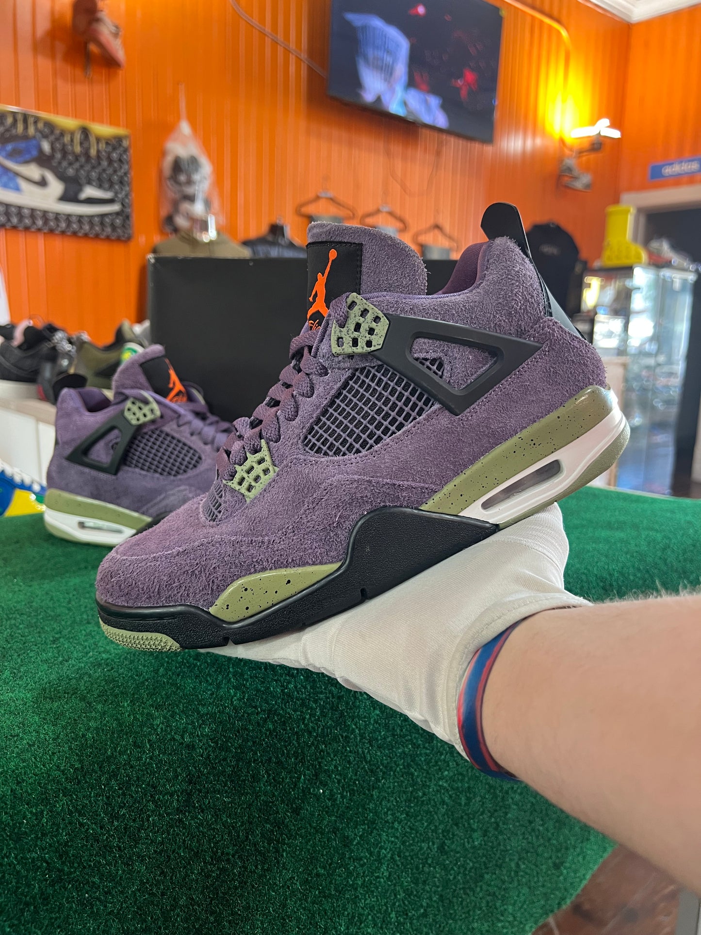 Jordan 4 (Purple Canyon)