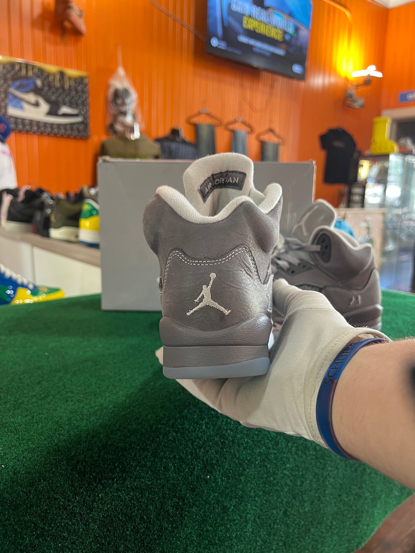 Jordan 5 (Wolf Grey)