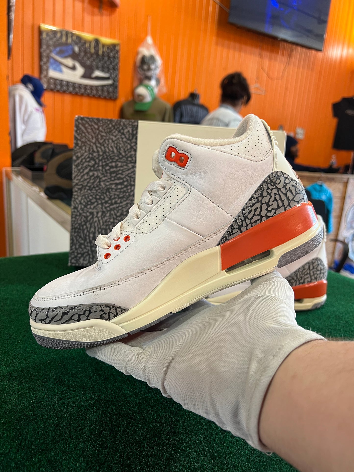 Jordan 3 (Georgia Peach)