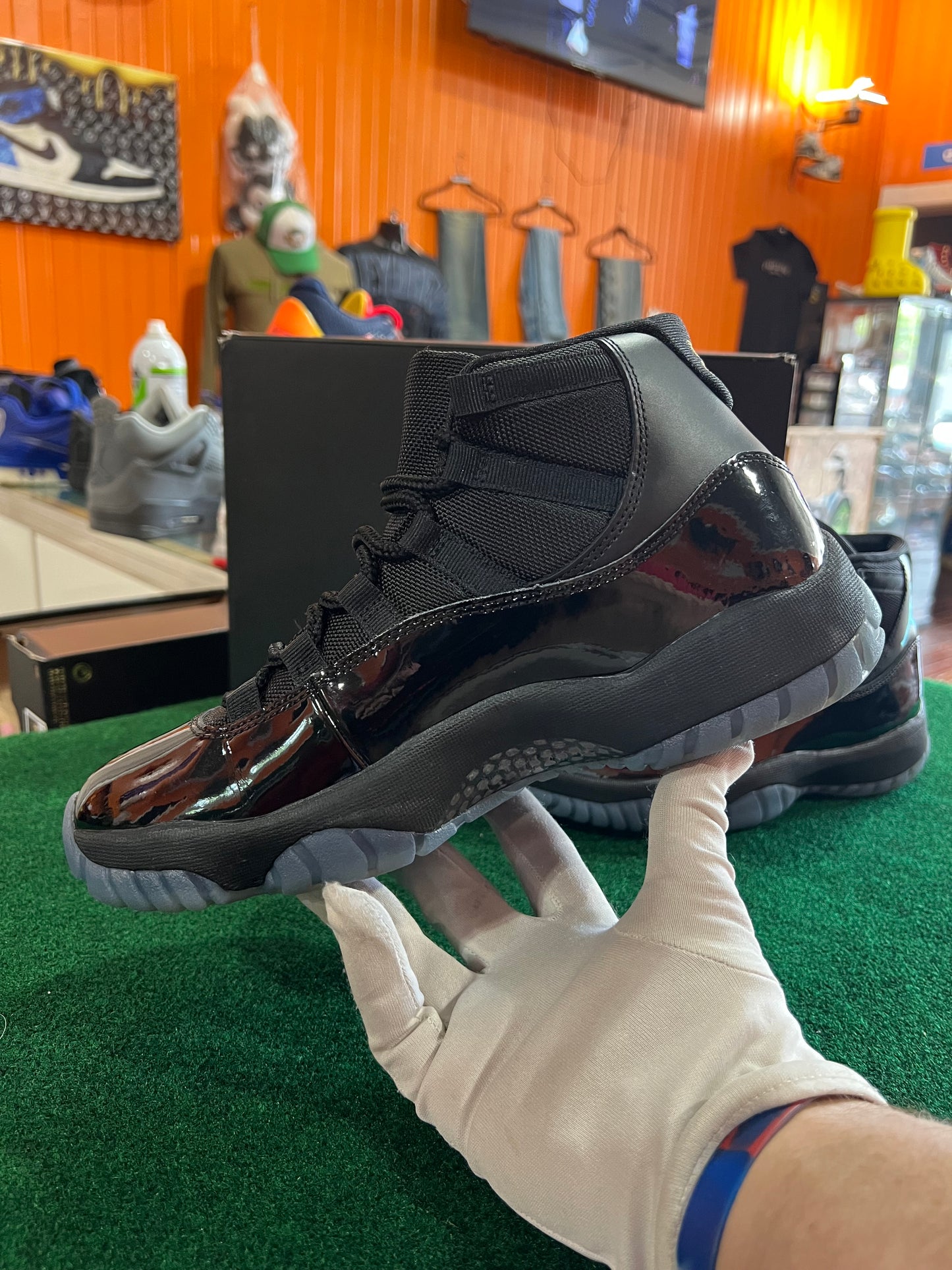 Jordan 11 (Gamma)