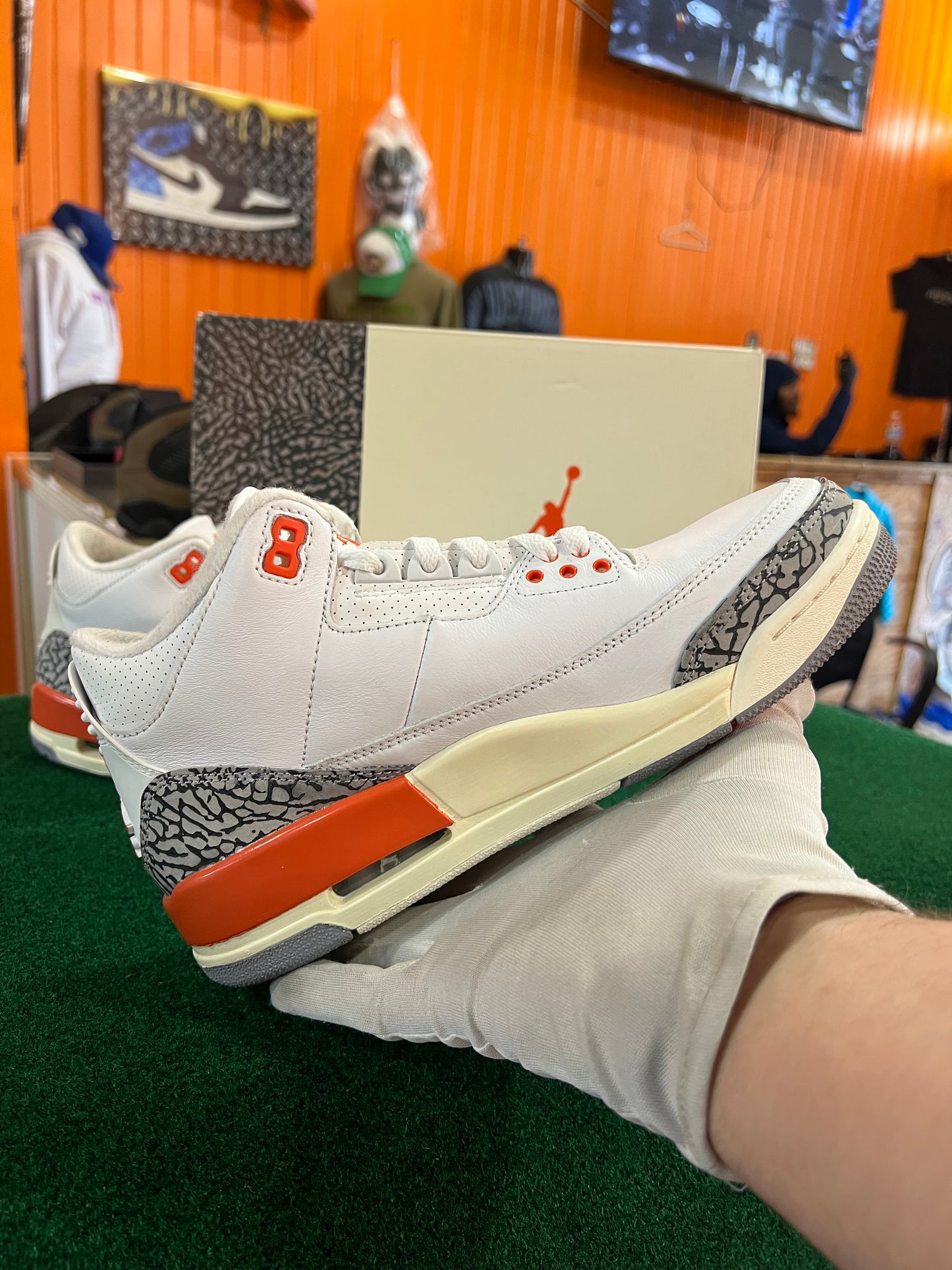 Jordan 3 (Georgia Peach)