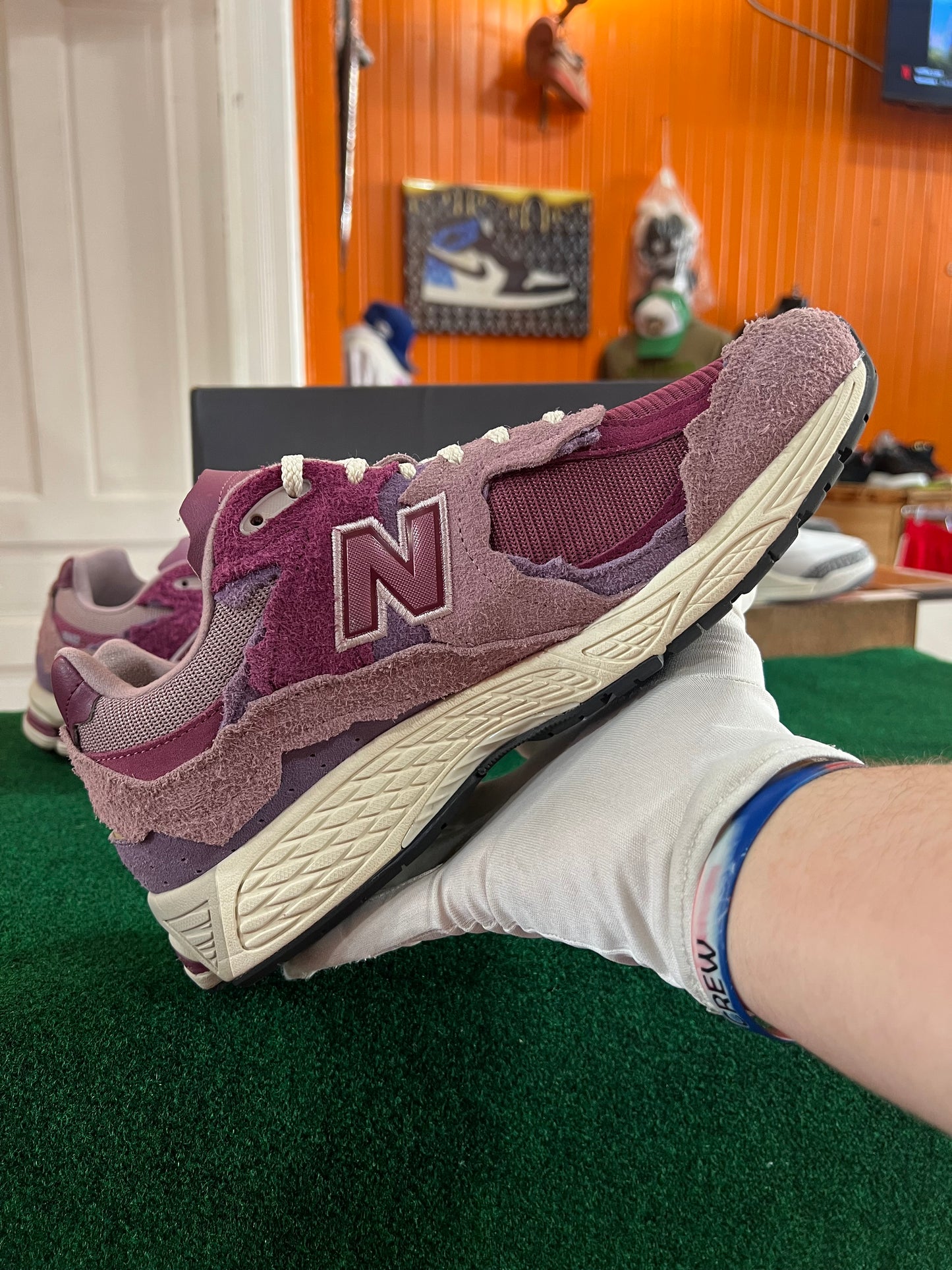 New Balance 2002R (Pink)