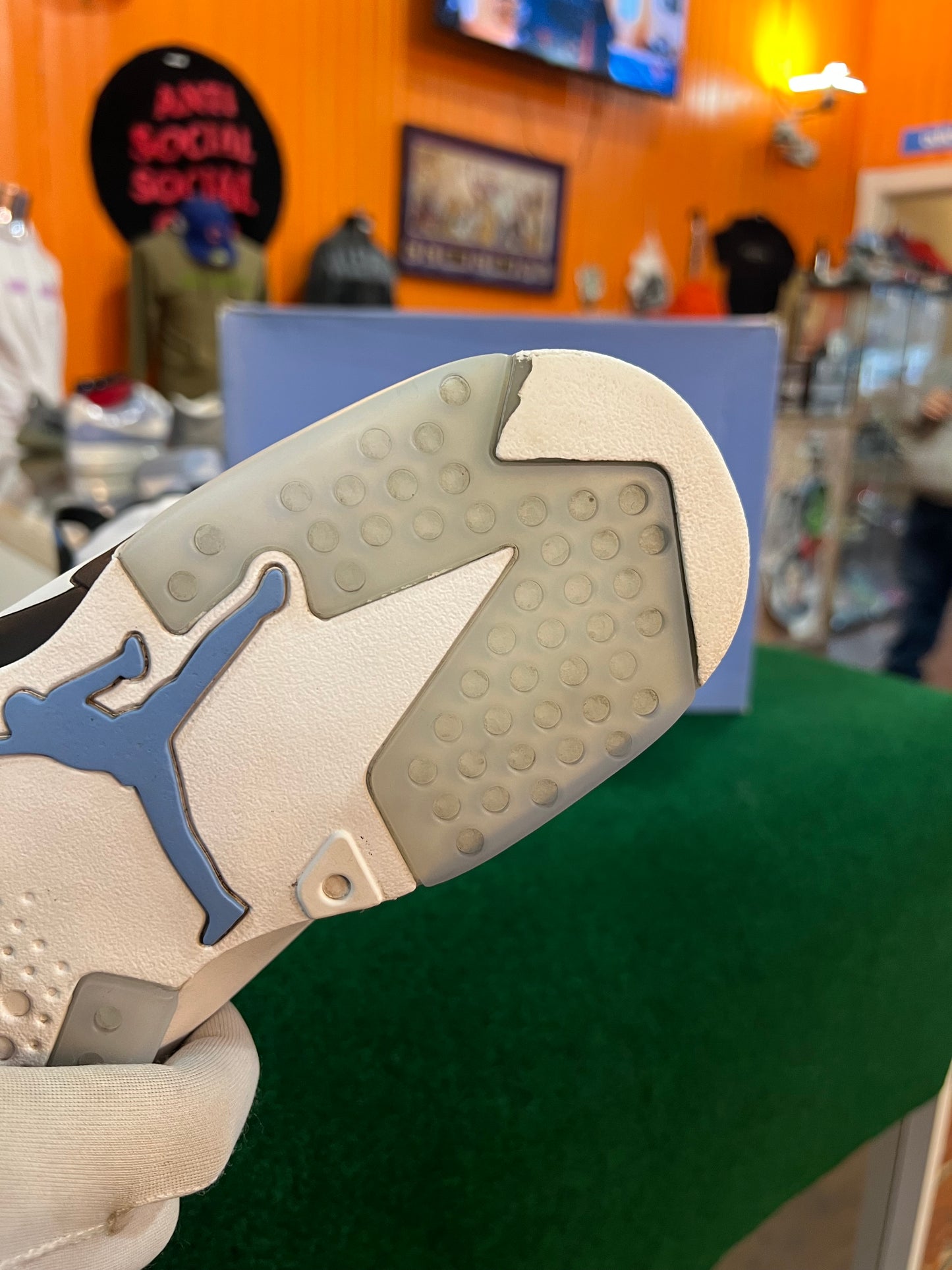 Jordan 6 (UNC)