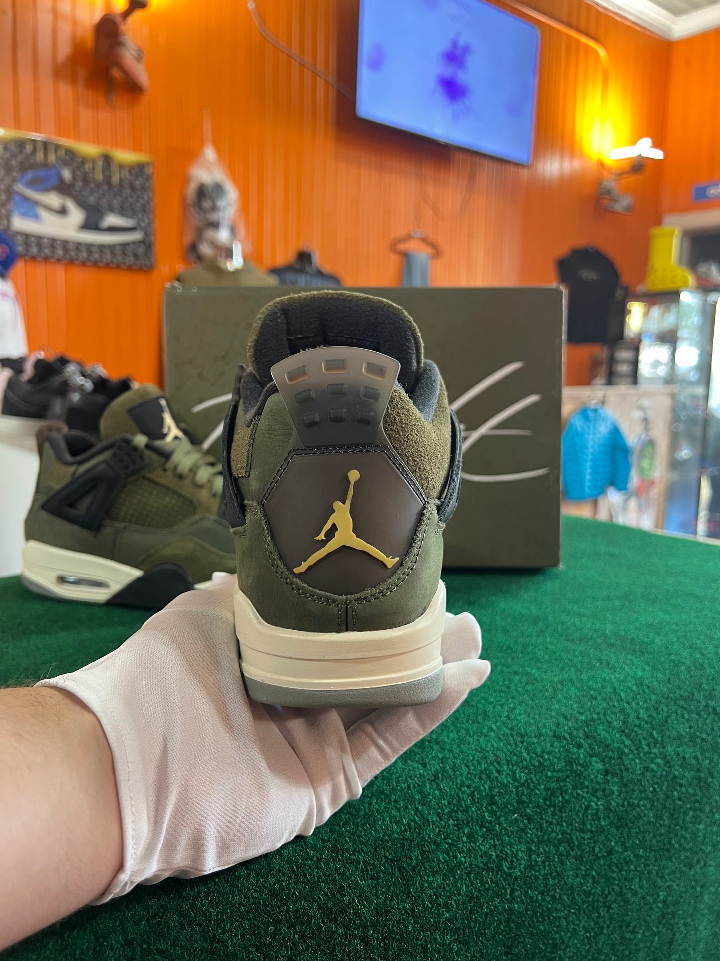 Jordan 4 (Olive)