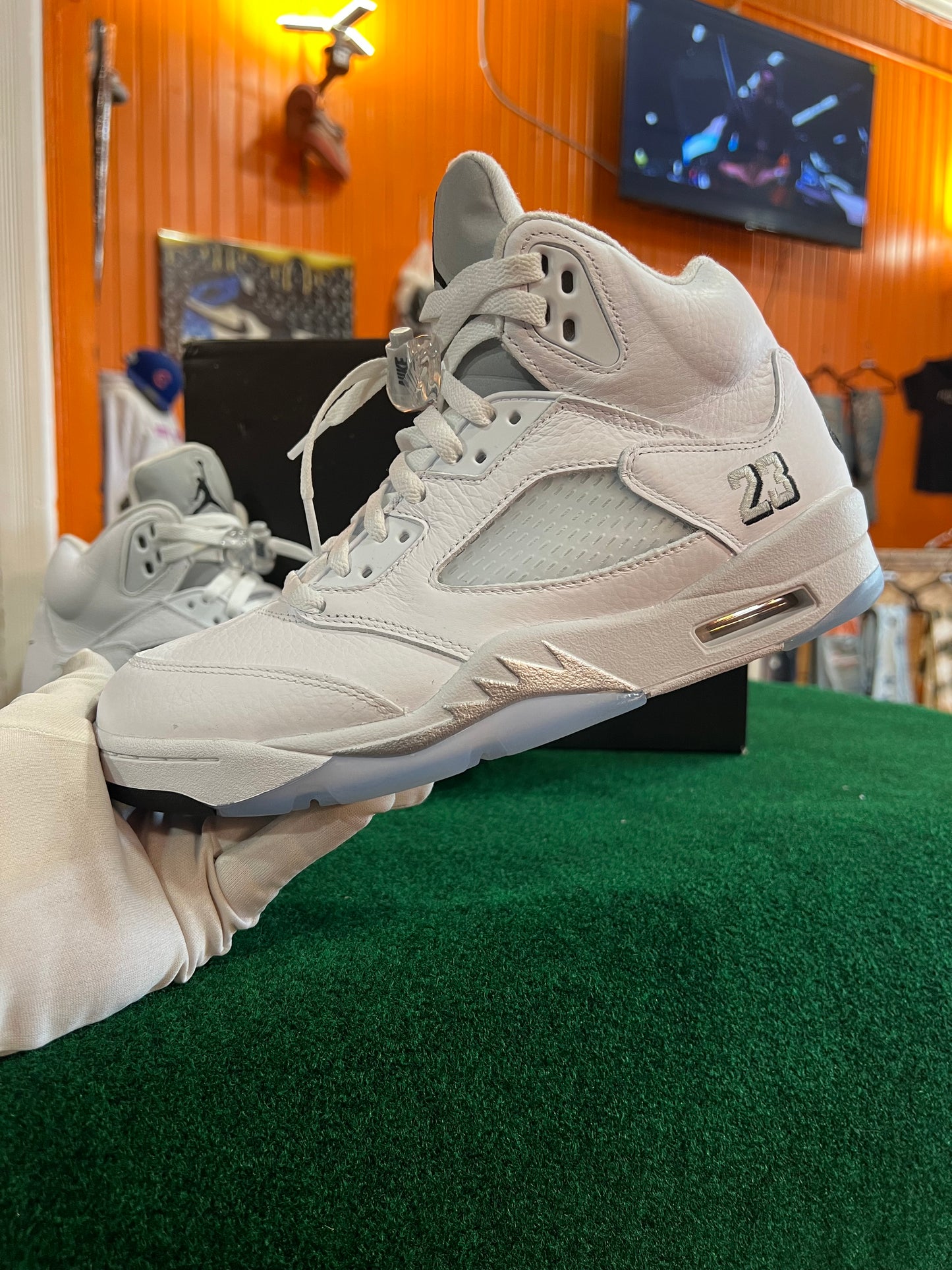 Jordan 5 (White Mettalic)