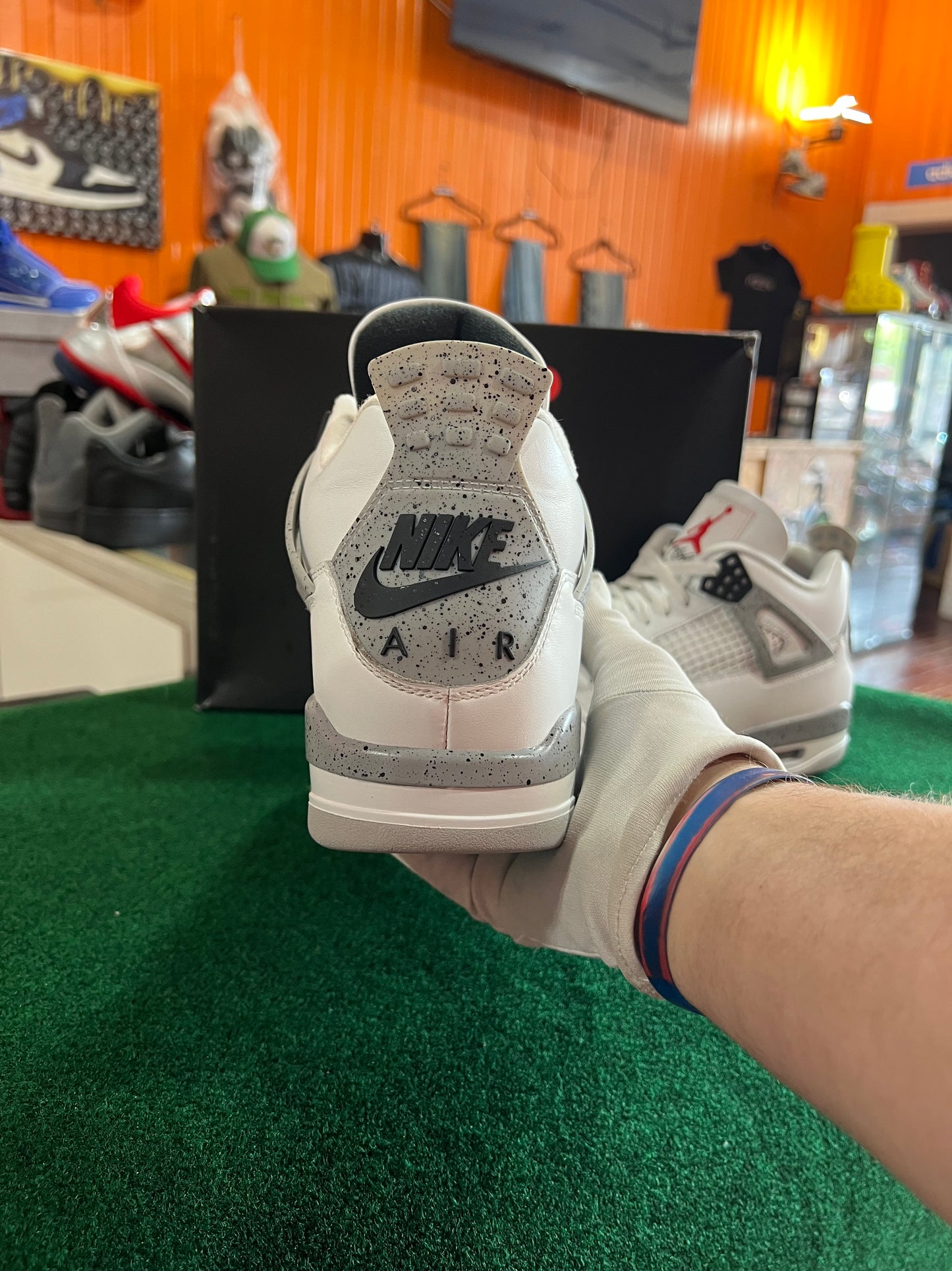 Jordan 4 (White Cement)