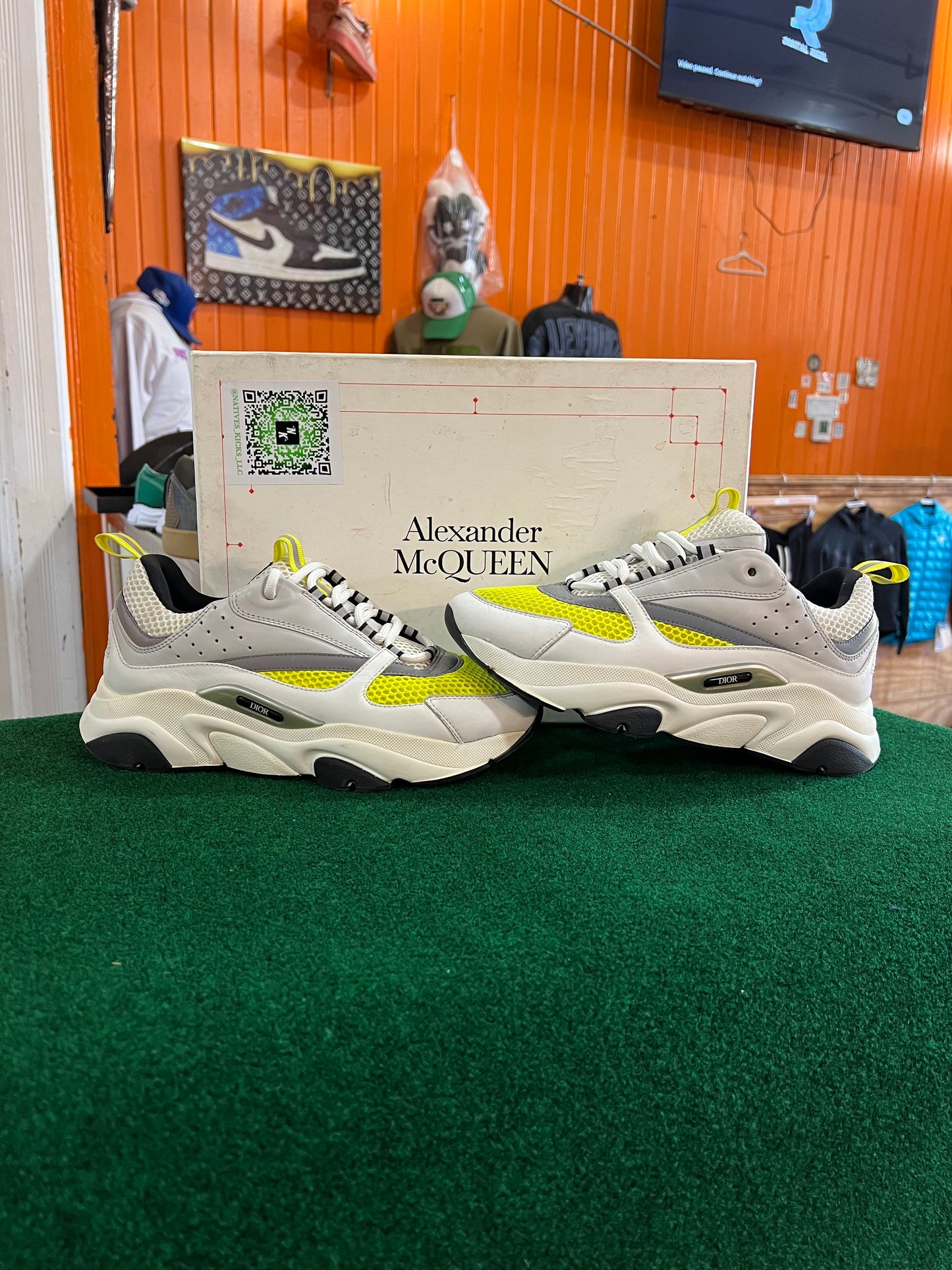 Dior B22 (Neon)