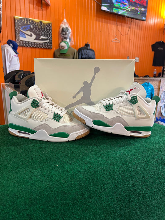 Jordan 4 SB (Pine Green)