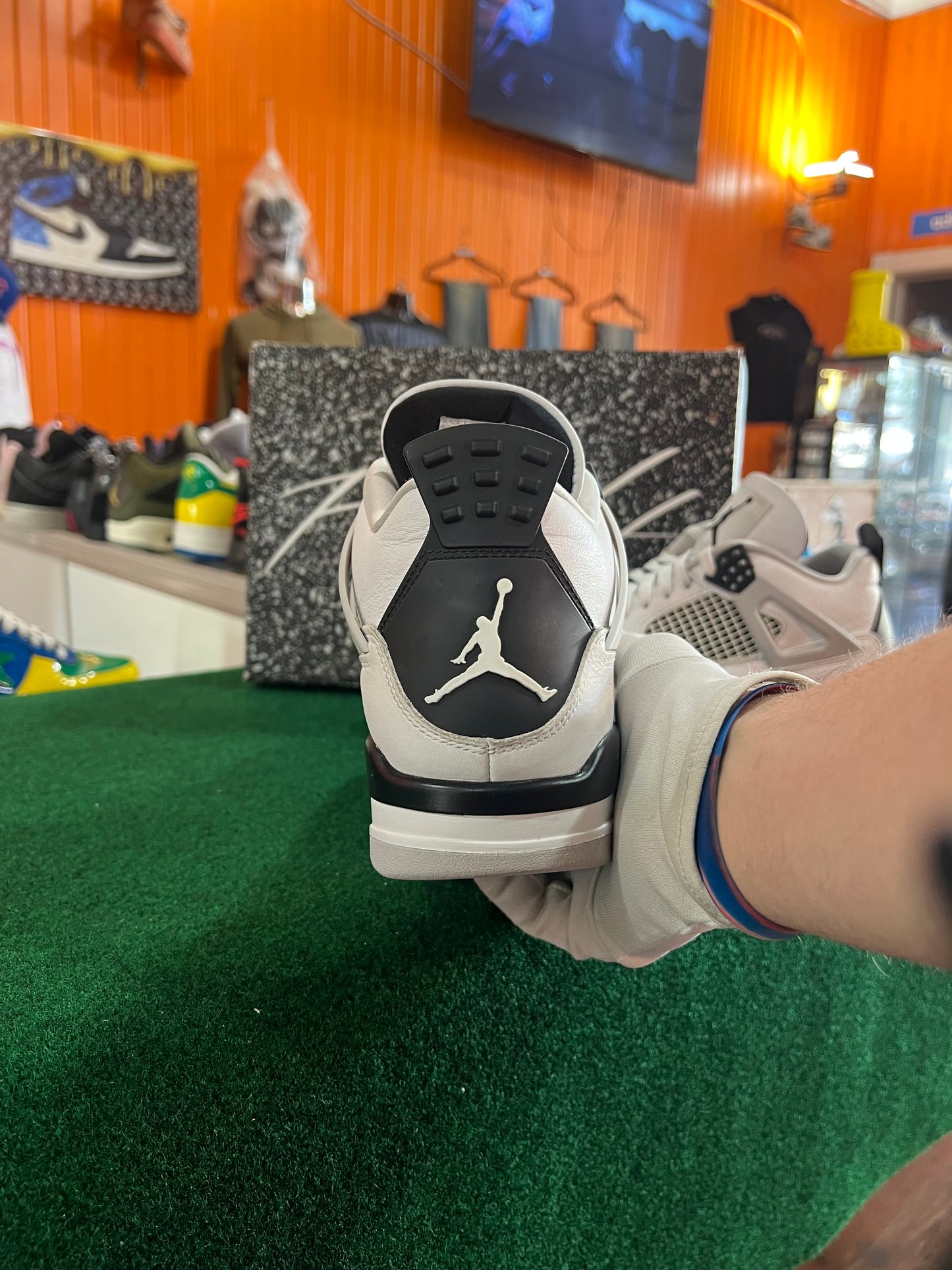 Jordan 4 (Military)