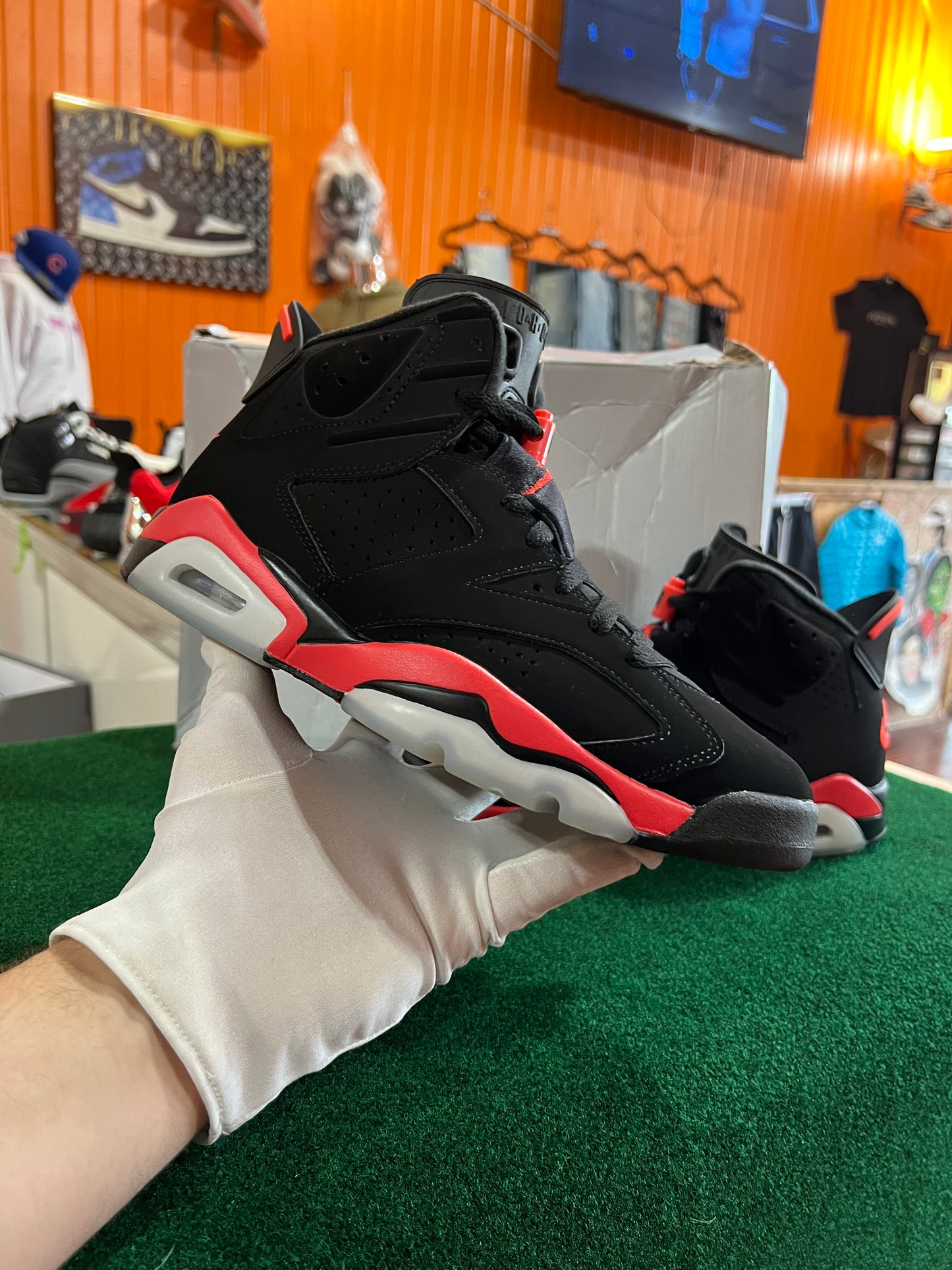 Jordan 6 (Infrared)