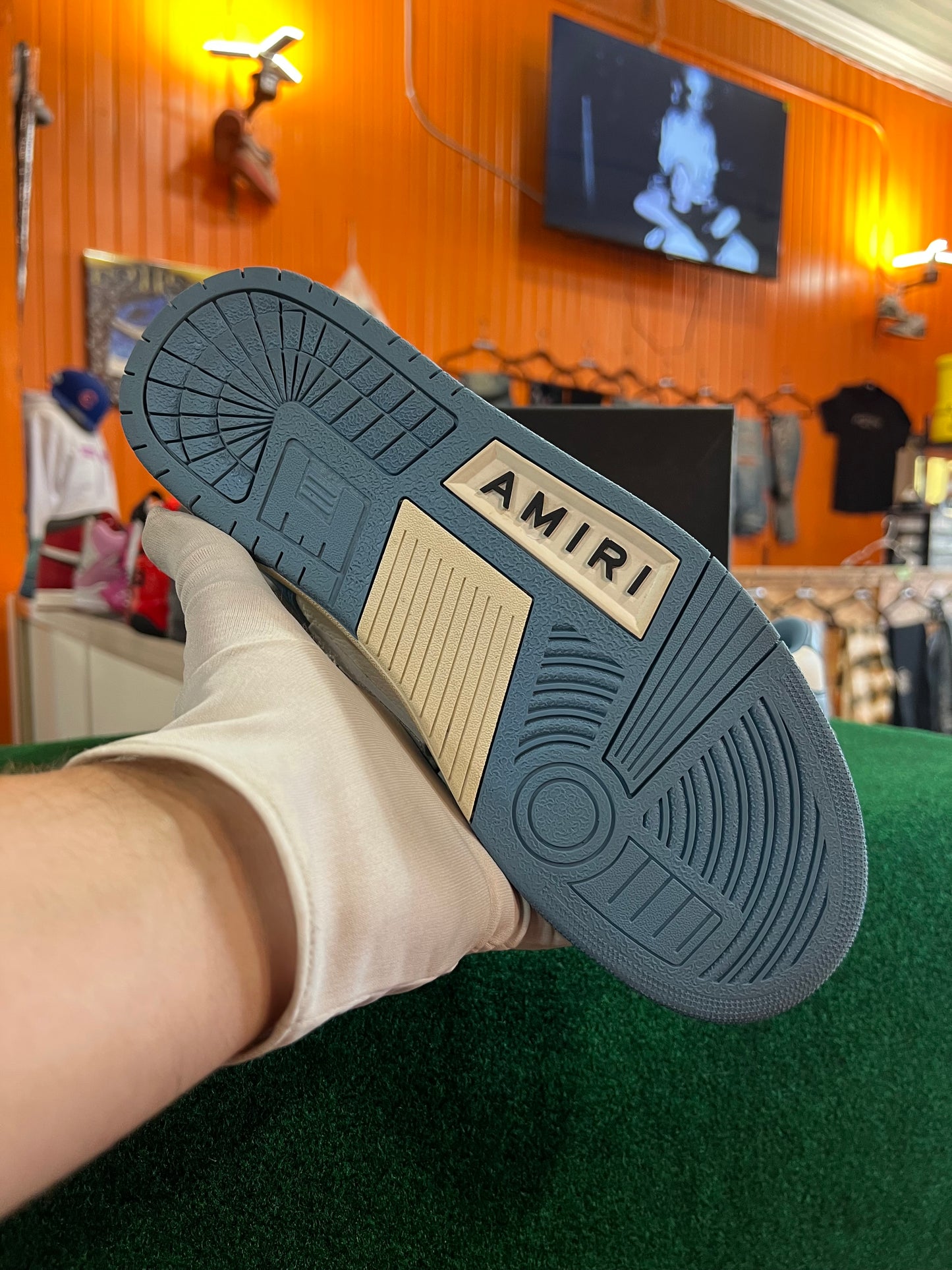 Amiri Low