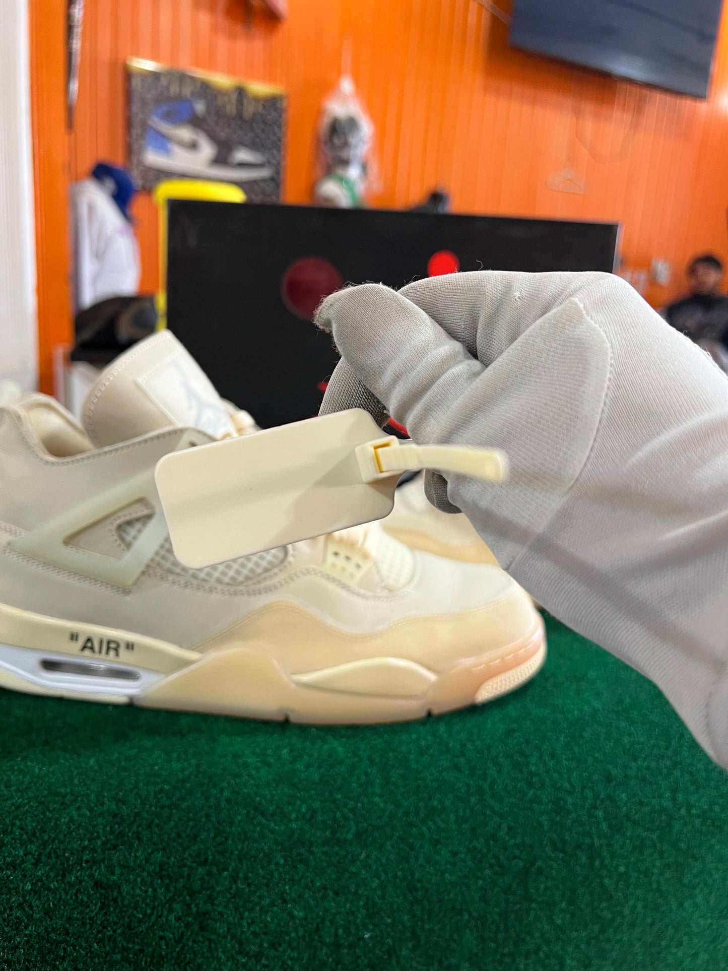 Jordan 4 (Off White)