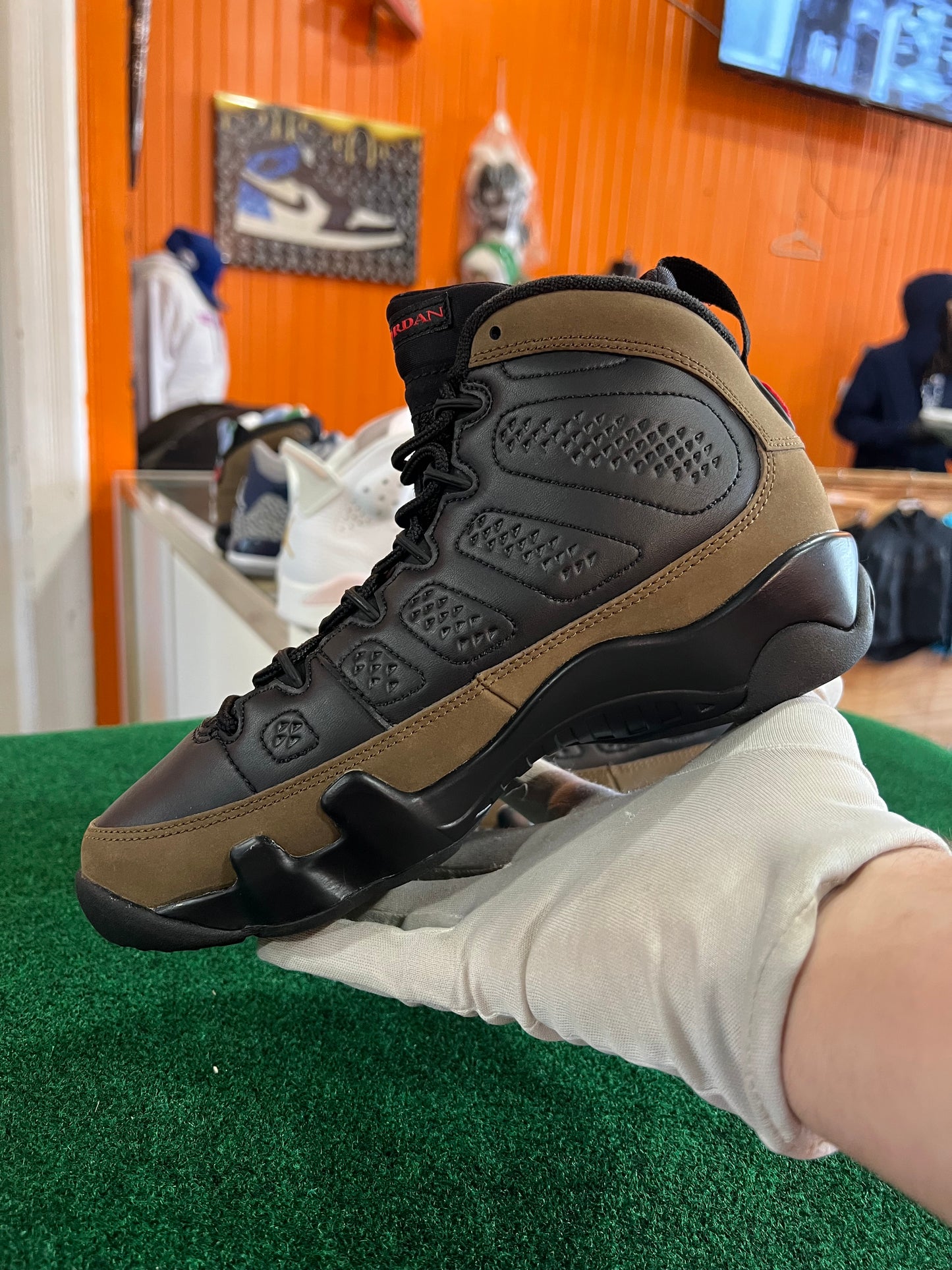 Jordan 9 (Olive)