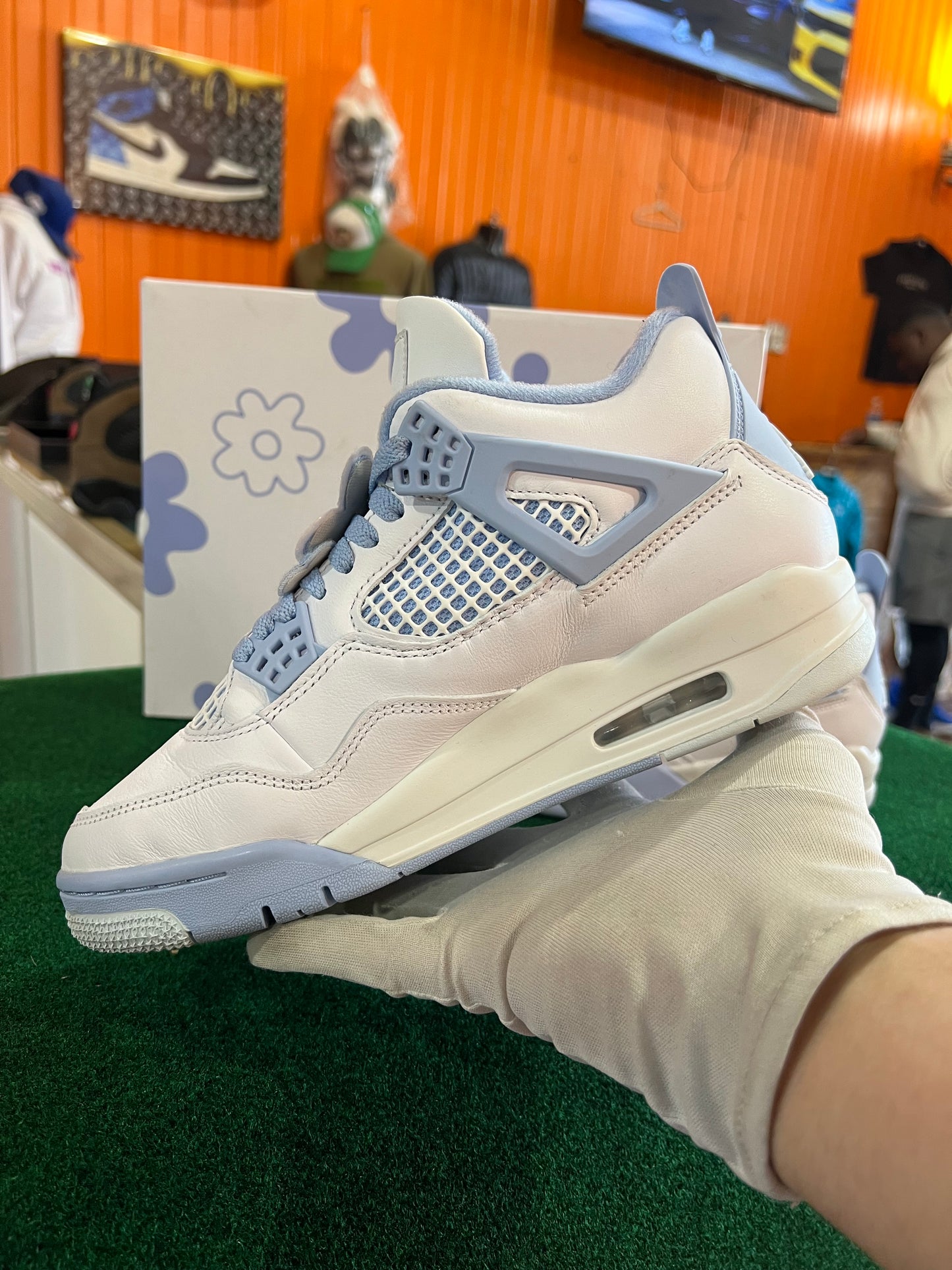 Jordan 4 (Forget Me Not)
