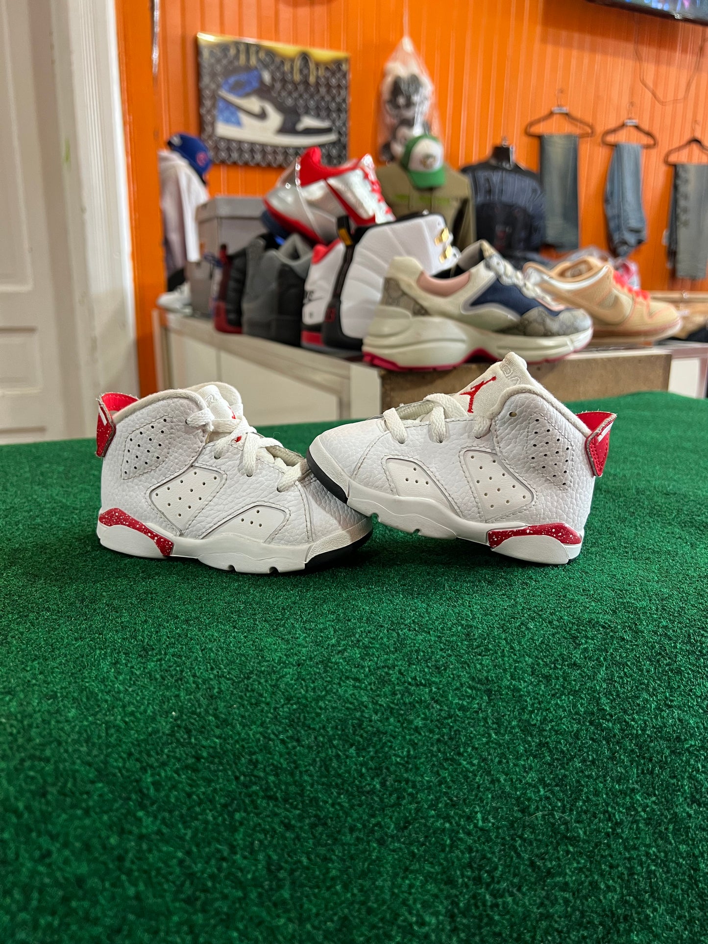 Jordan 6 (Red Oreo)