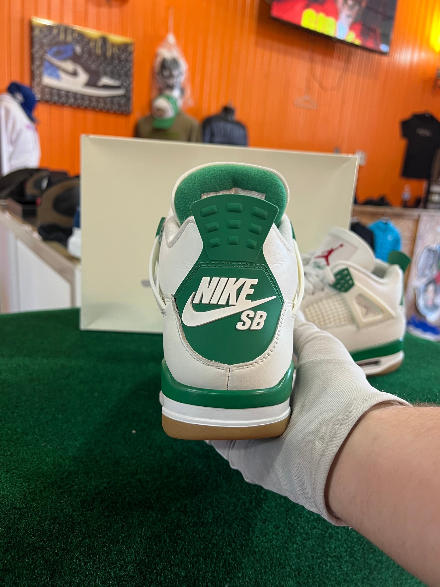 Jordan 4 SB (Pine Green)