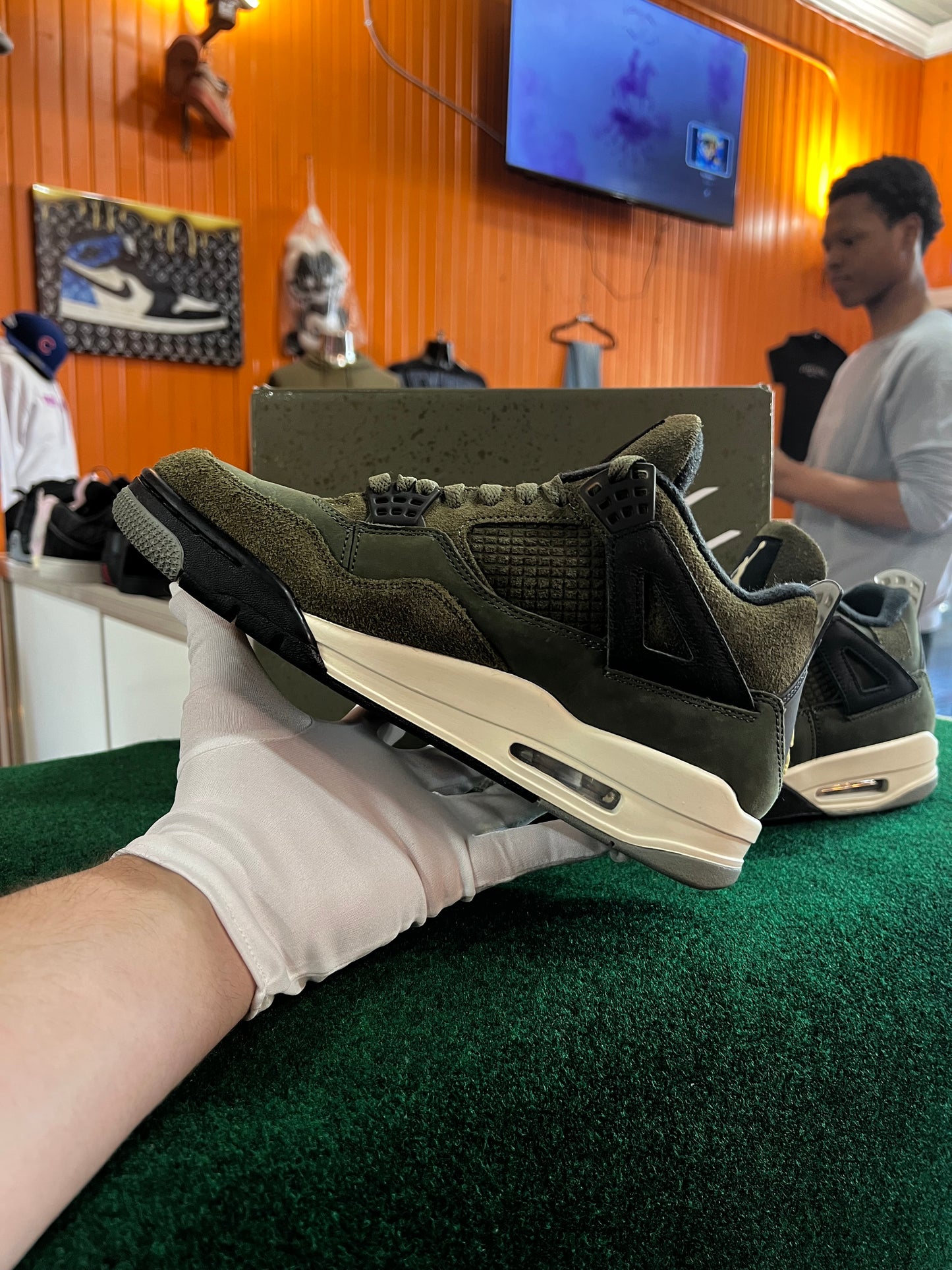Jordan 4 (Olive)