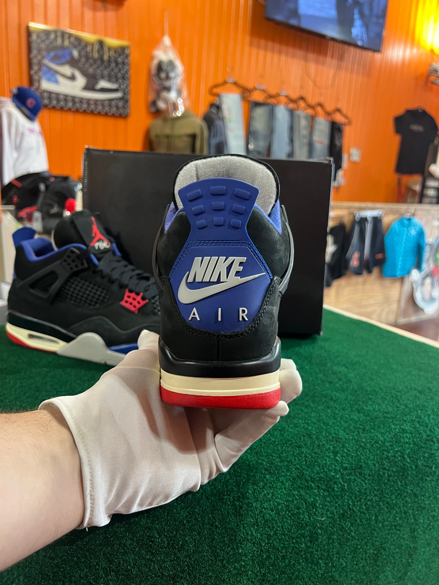 Jordan 4 (Rare Air)