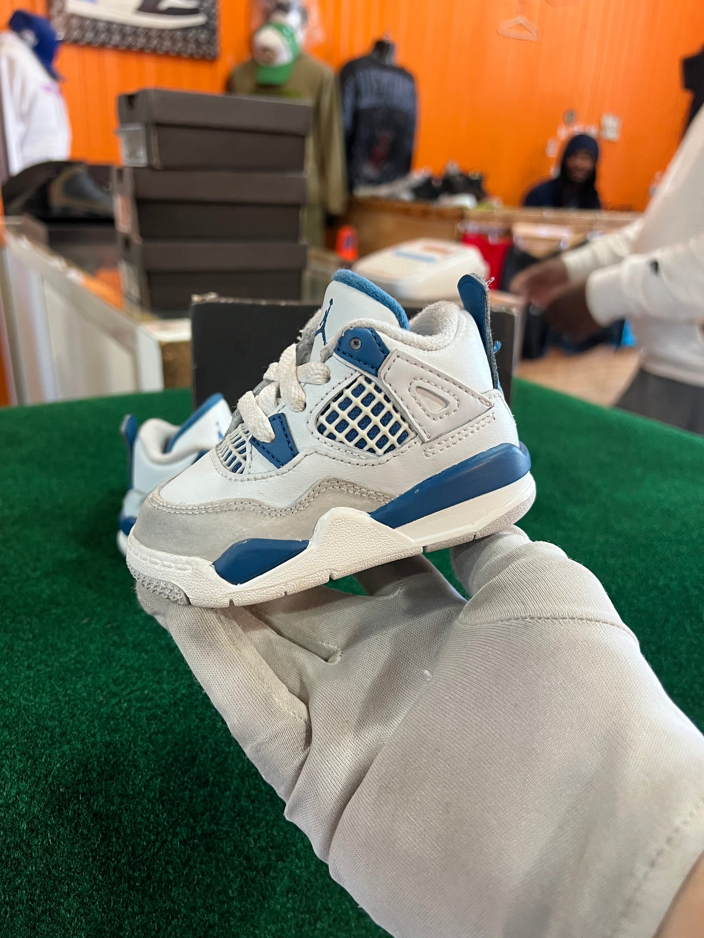 Jordan 4 (Military Blue)