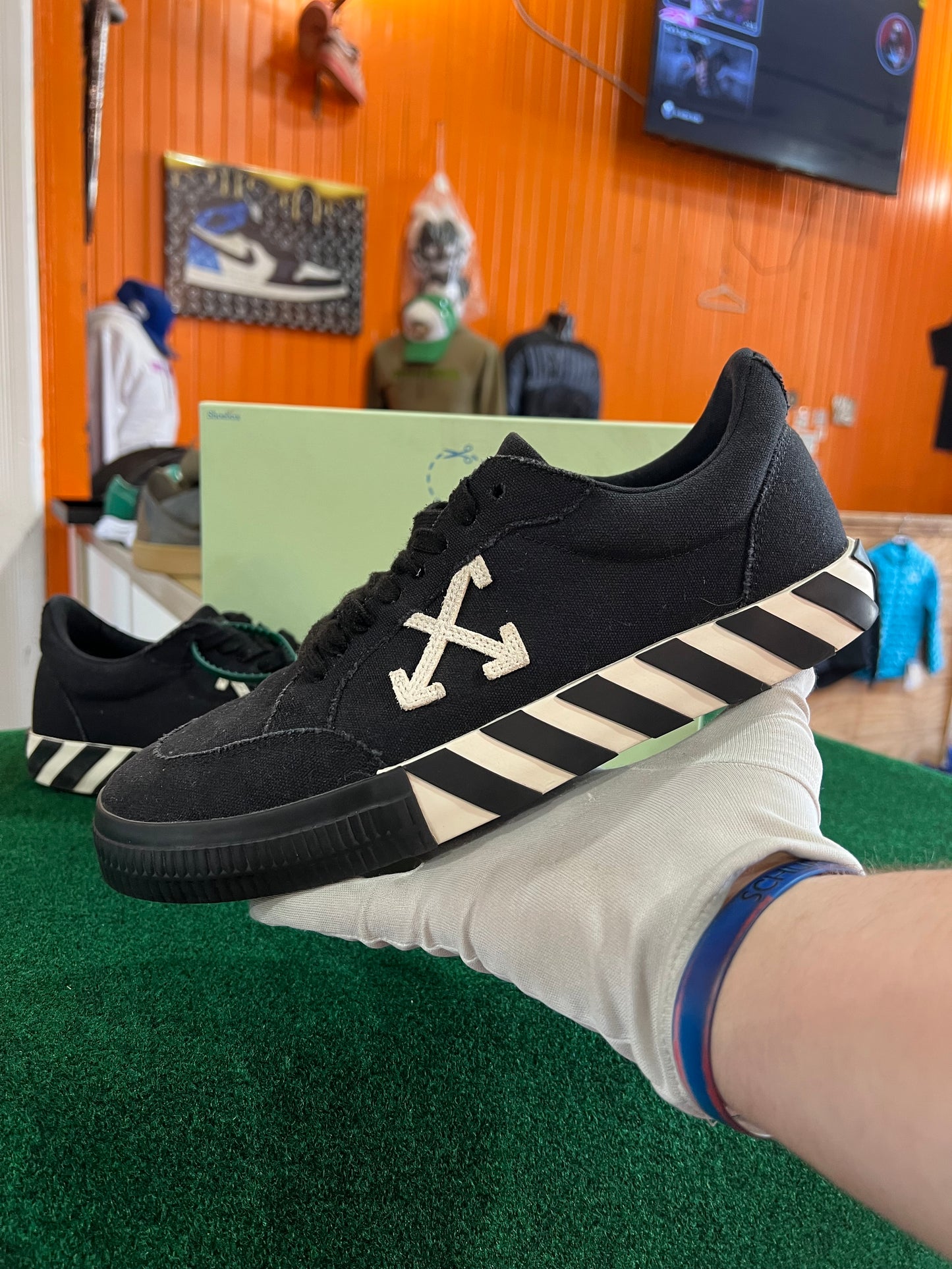 Off White Lows