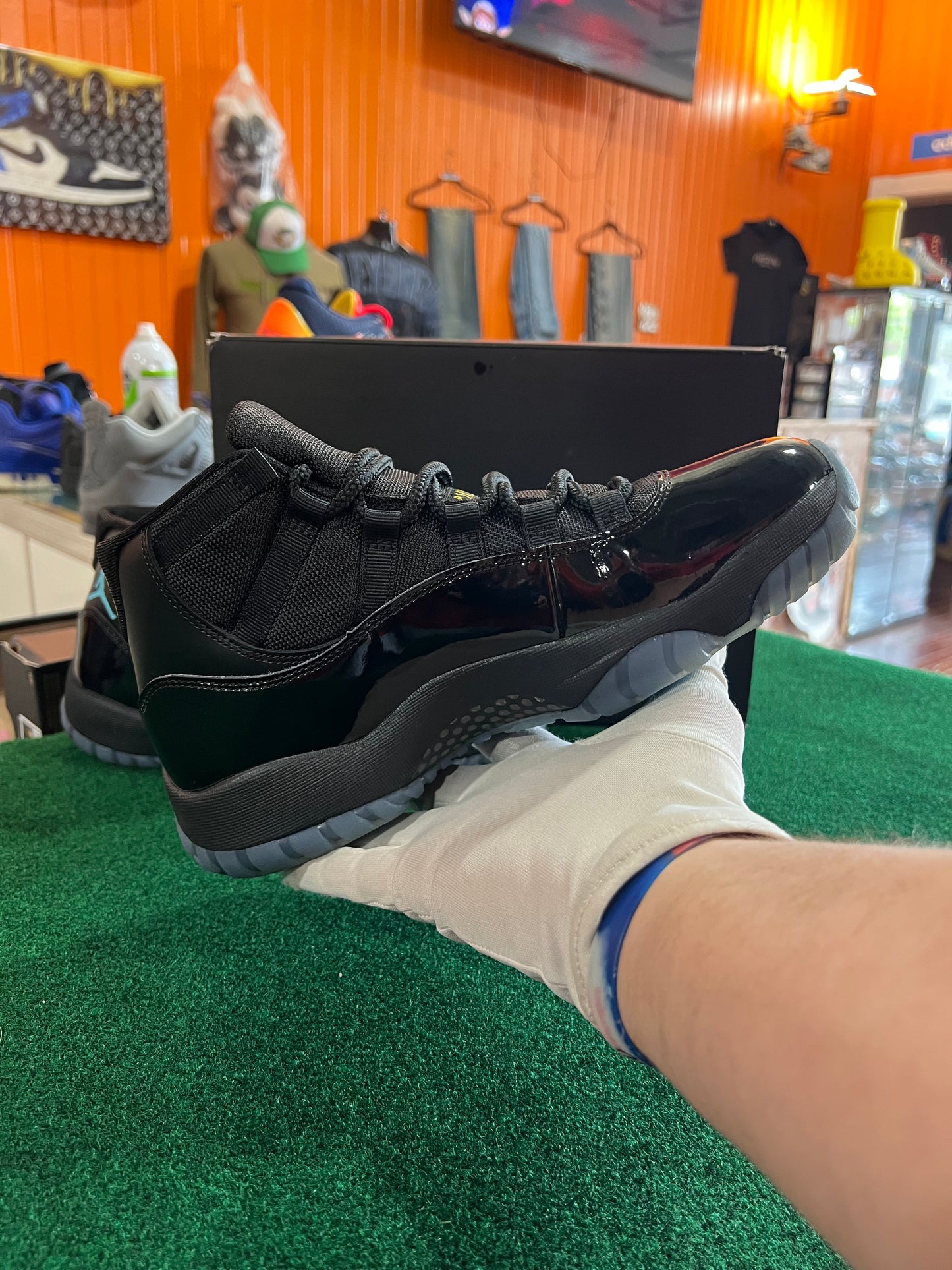 Jordan 11 (Gamma)