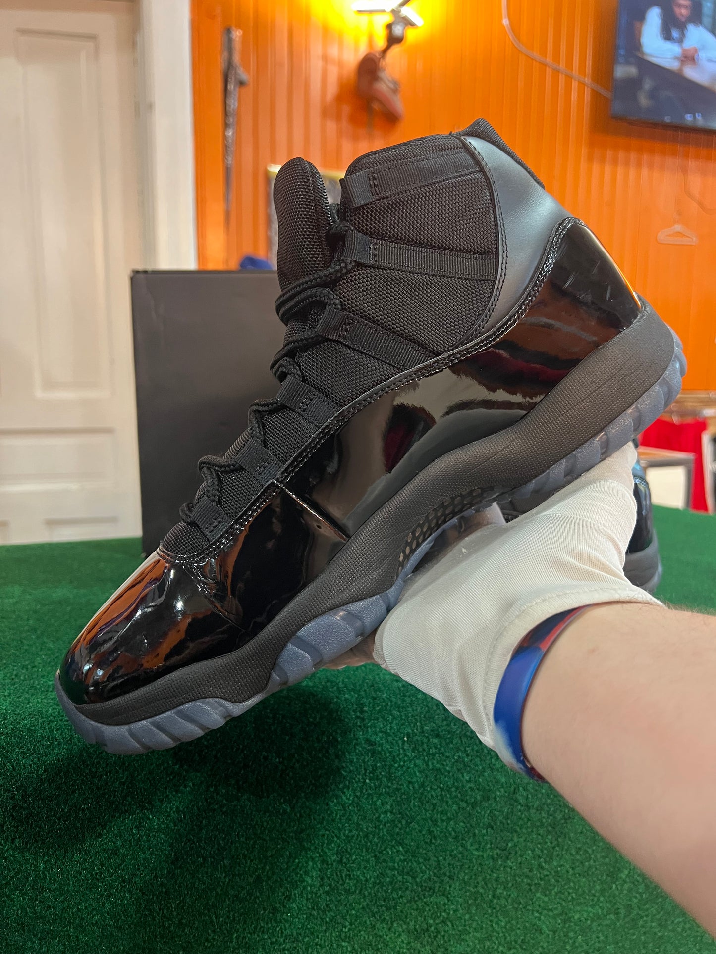 Jordan 11 (Gamma)