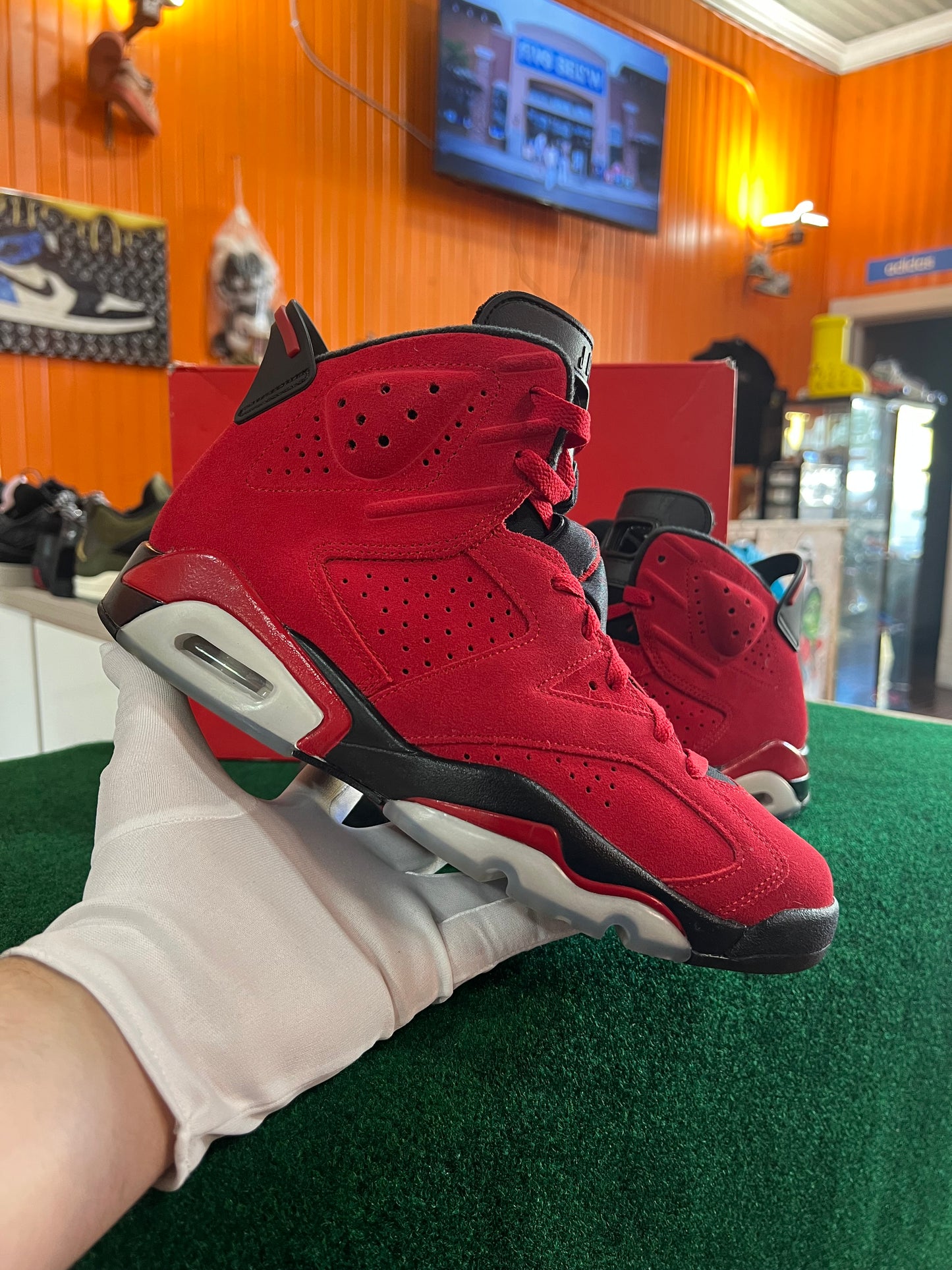 Jordan 6 (Toro Bravo)