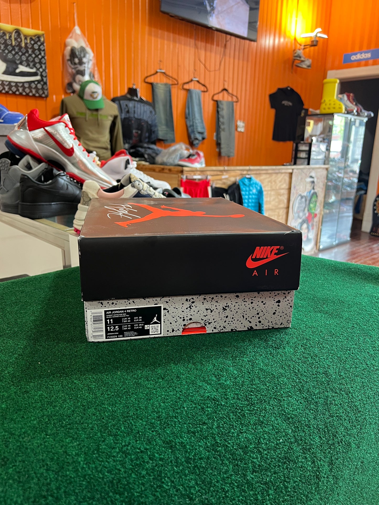 Jordan 4 (White Cement)
