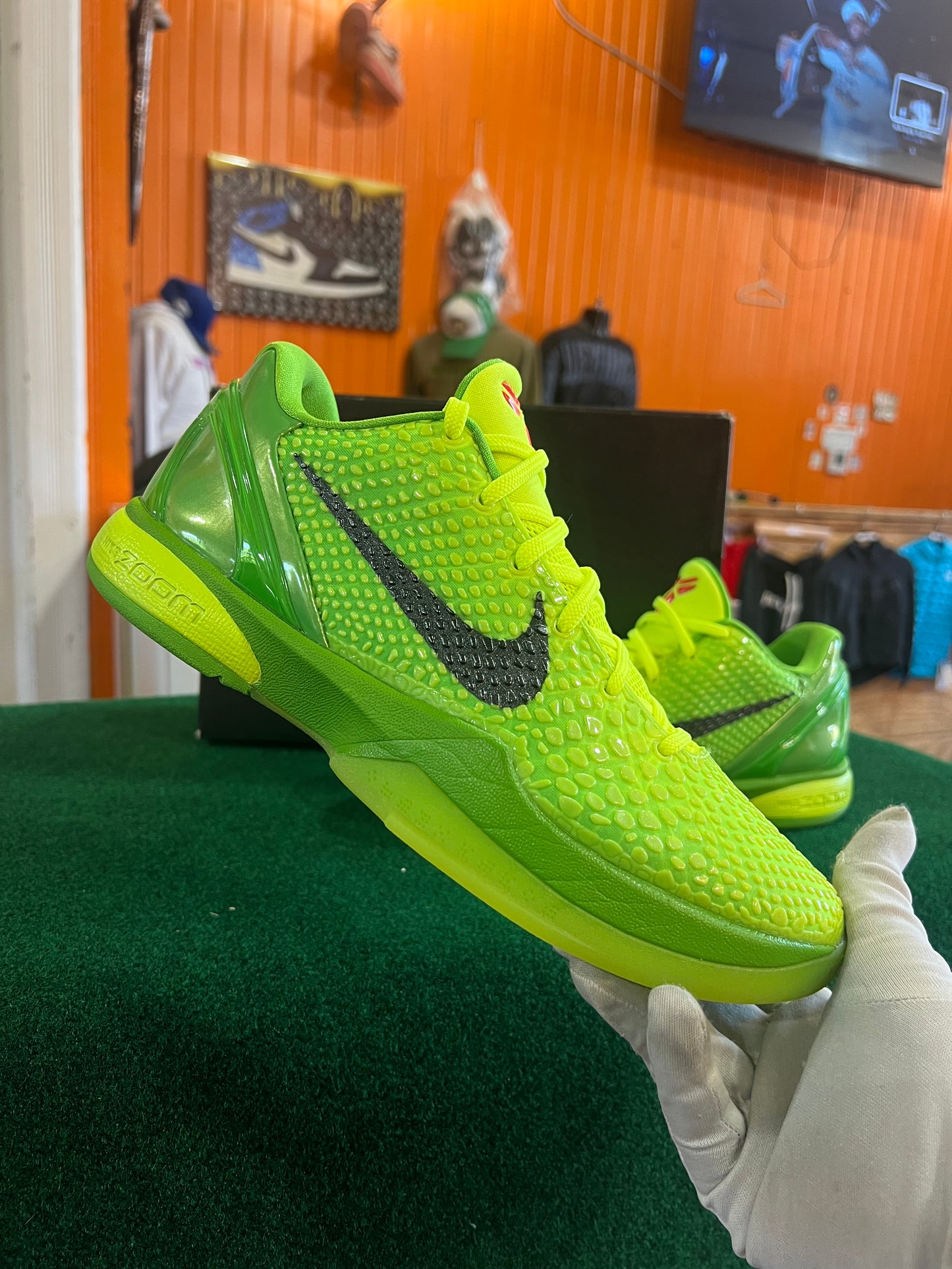 Kobe 6 (Grinch)