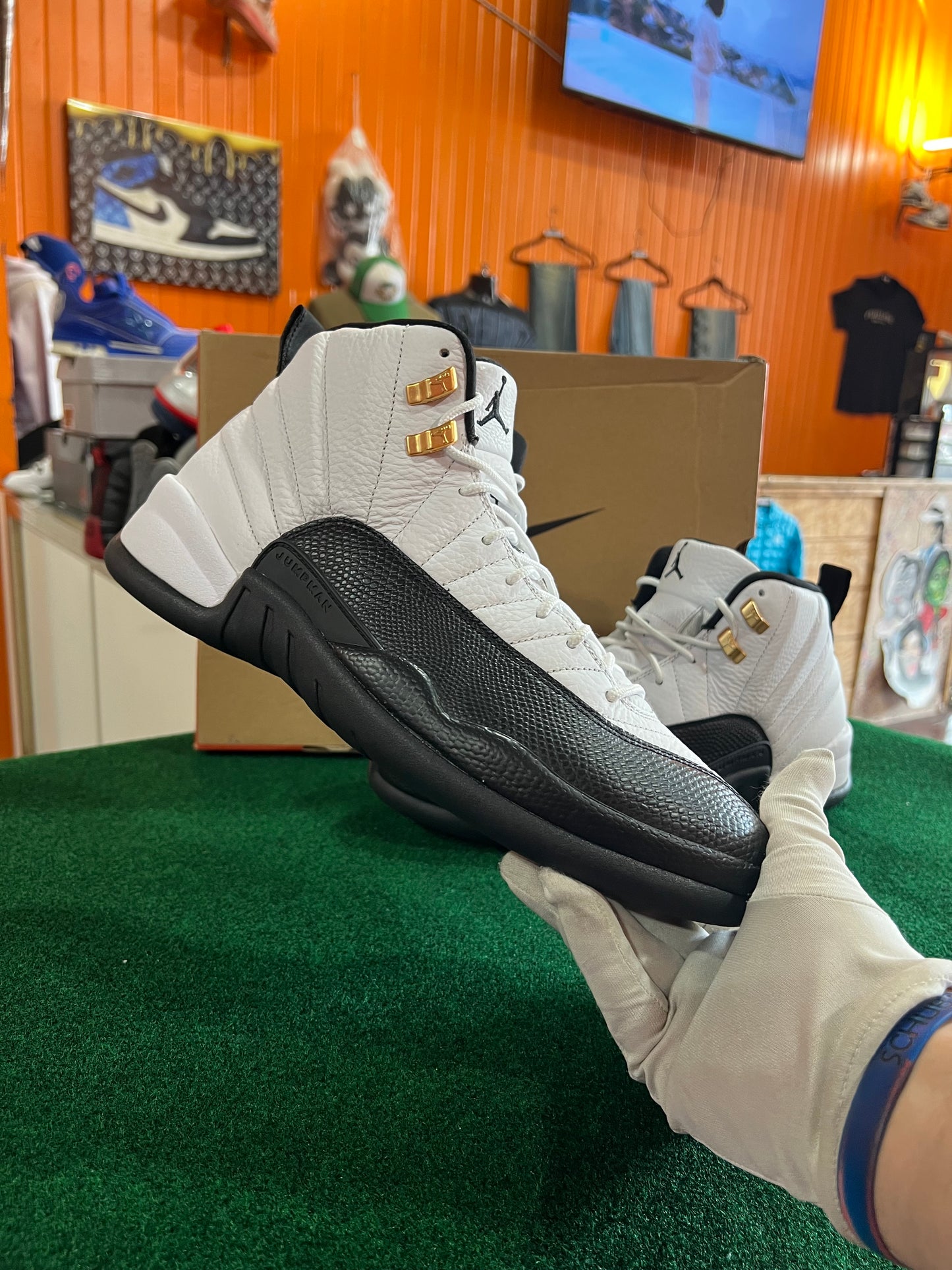 Jordan 12 (Taxi)