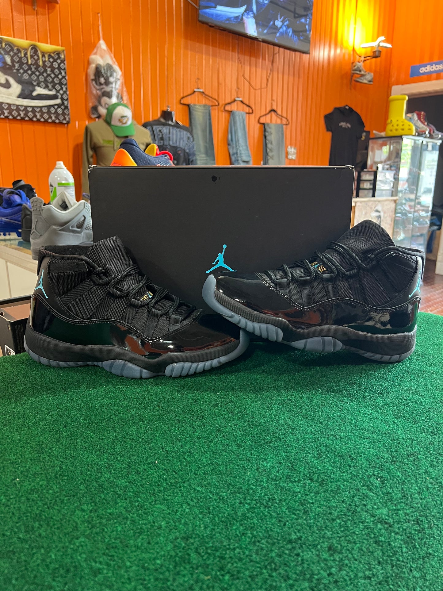 Jordan 11 (Gamma)