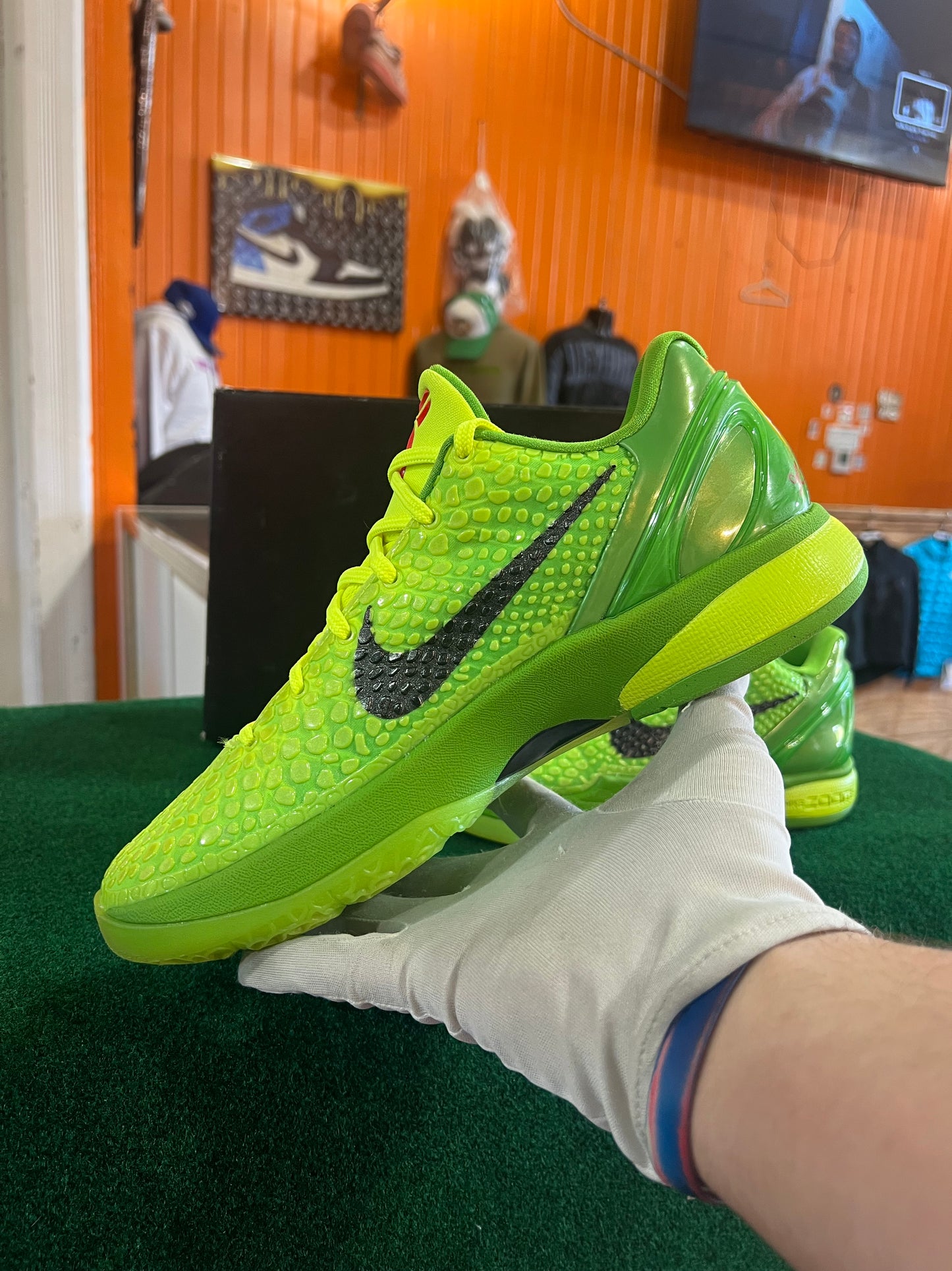 Kobe 6 (Grinch)
