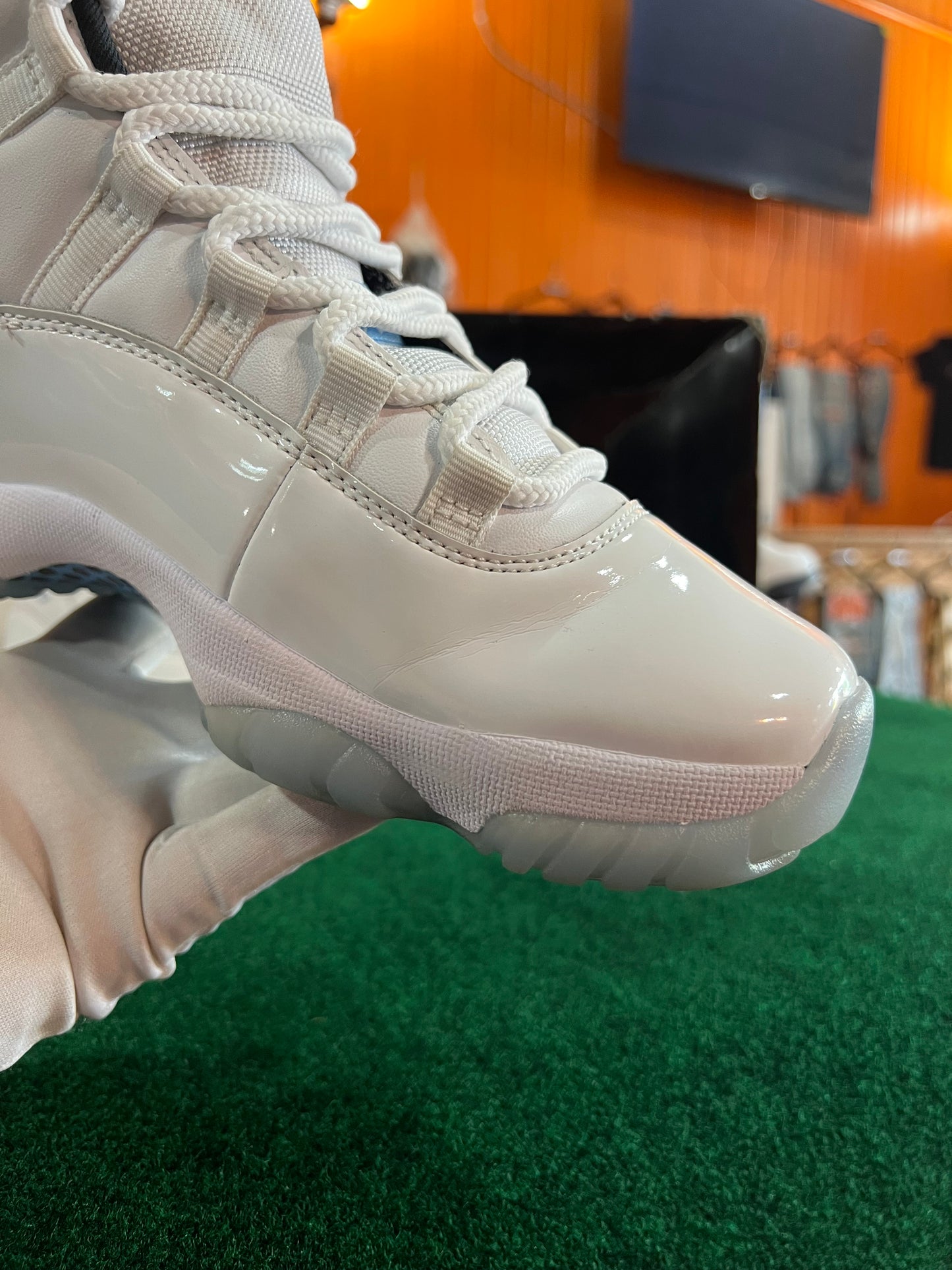 Jordan 11 (Legend Blue)