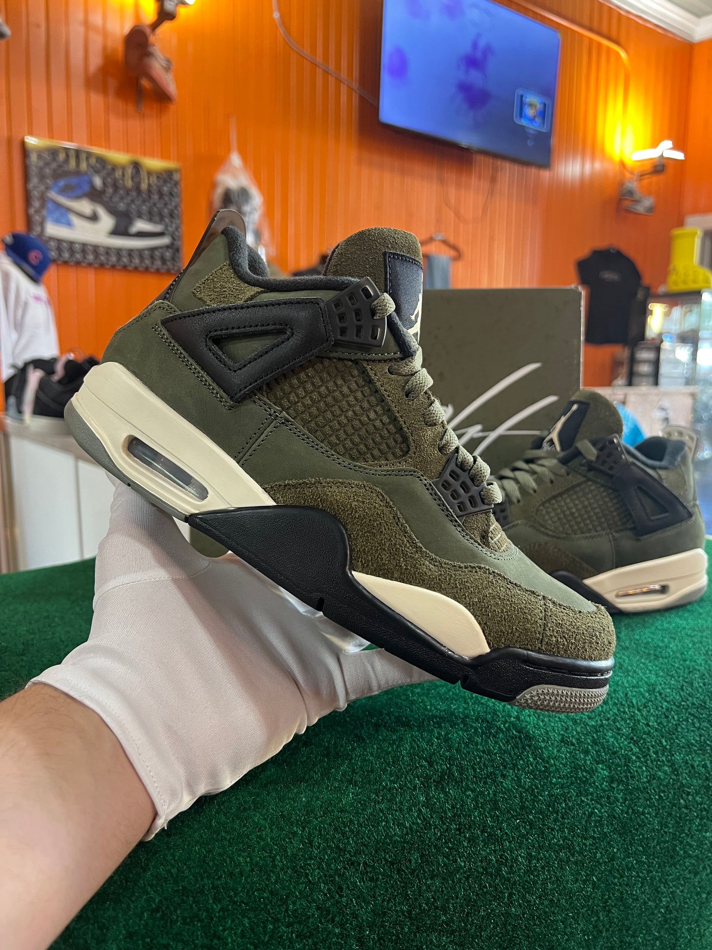 Jordan 4 (Olive)