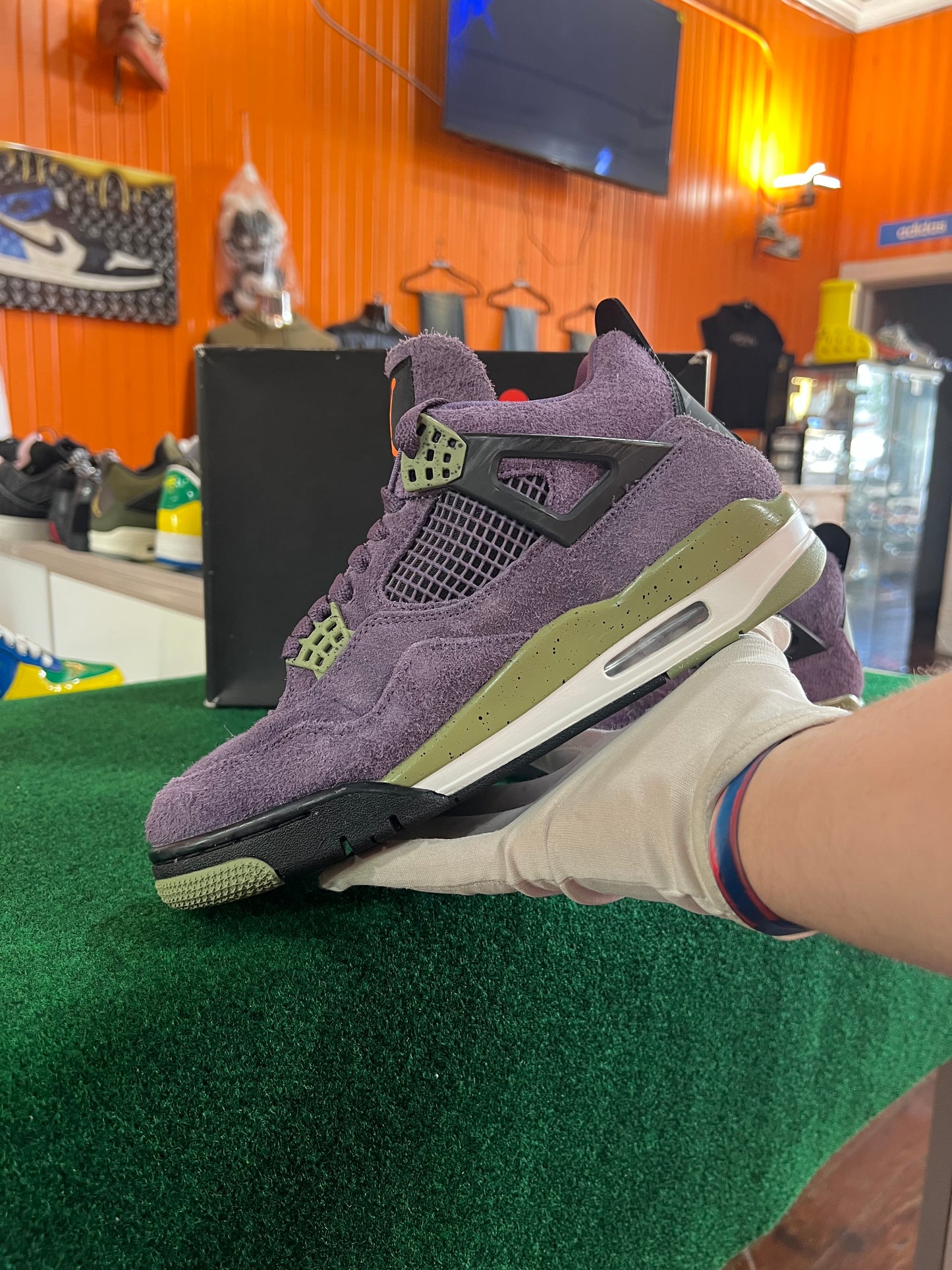 Jordan 4 (Purple Canyon)