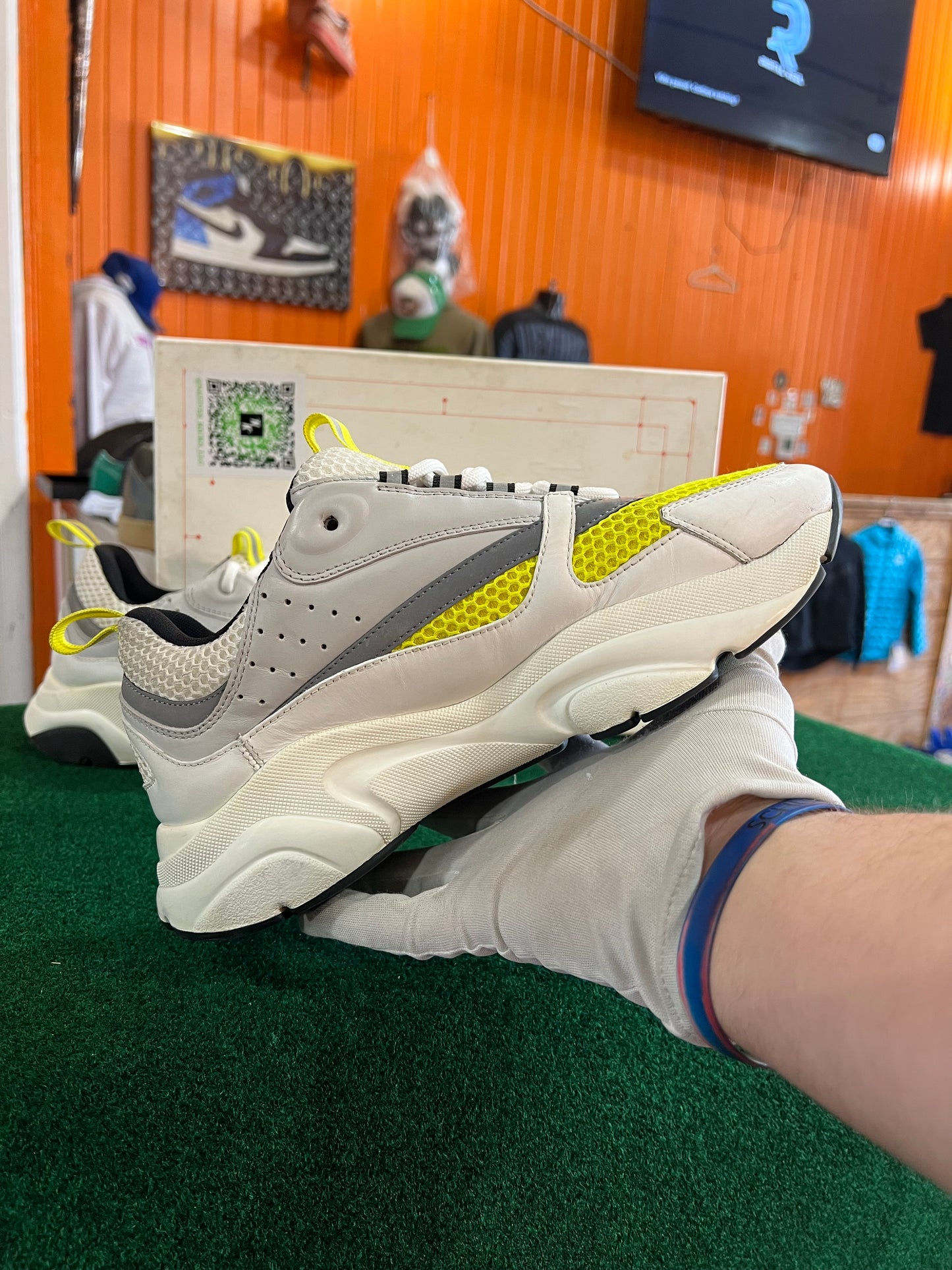 Dior B22 (Neon)