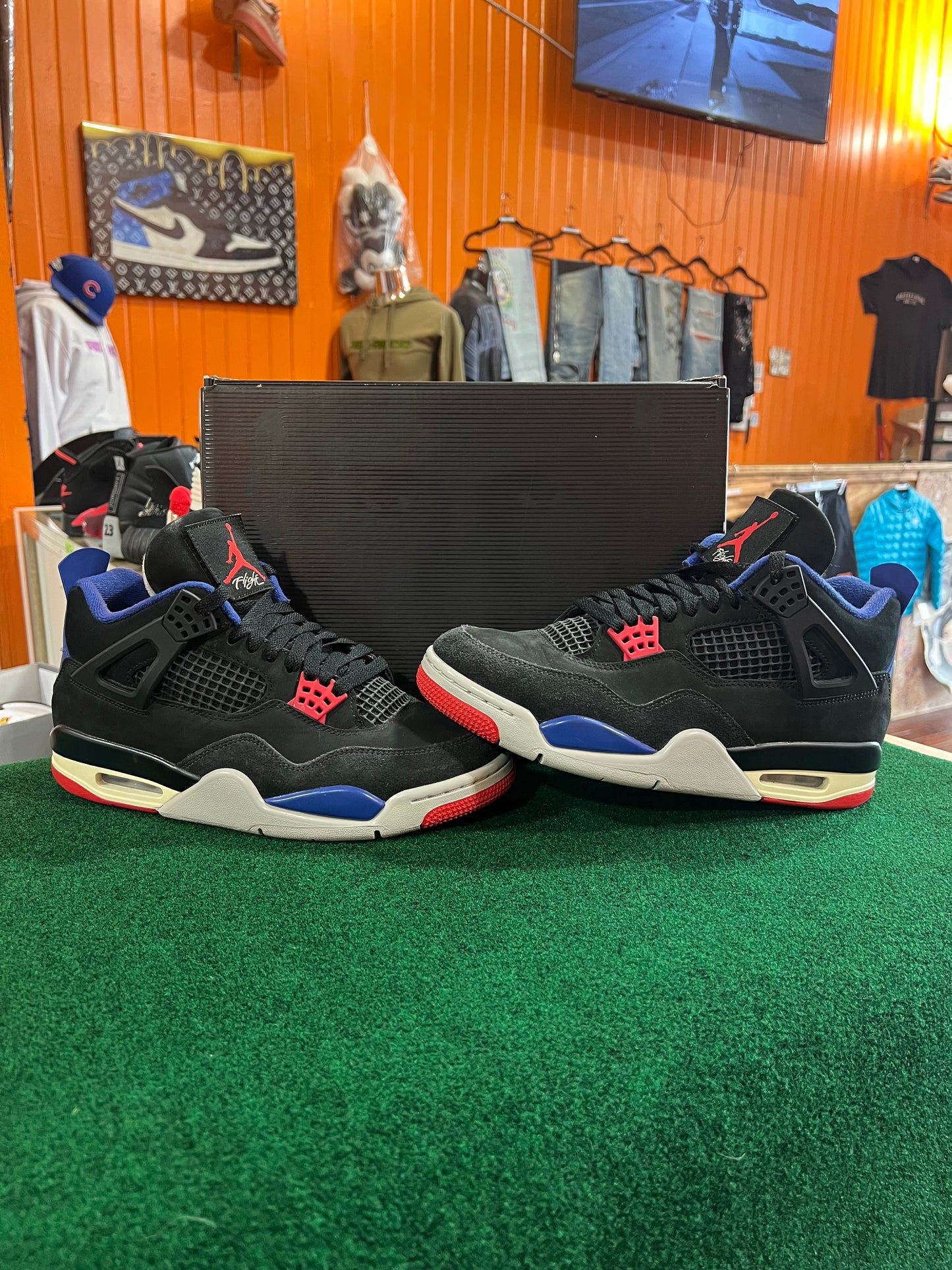 Jordan 4 (Rare Air)