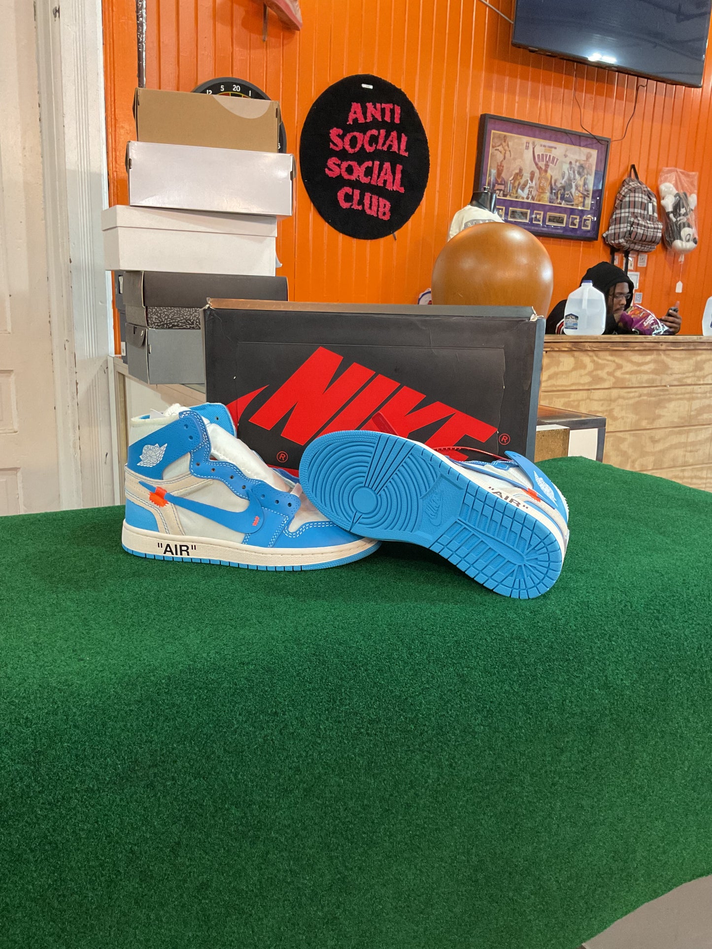 Jordan 1 Off White (UNC)