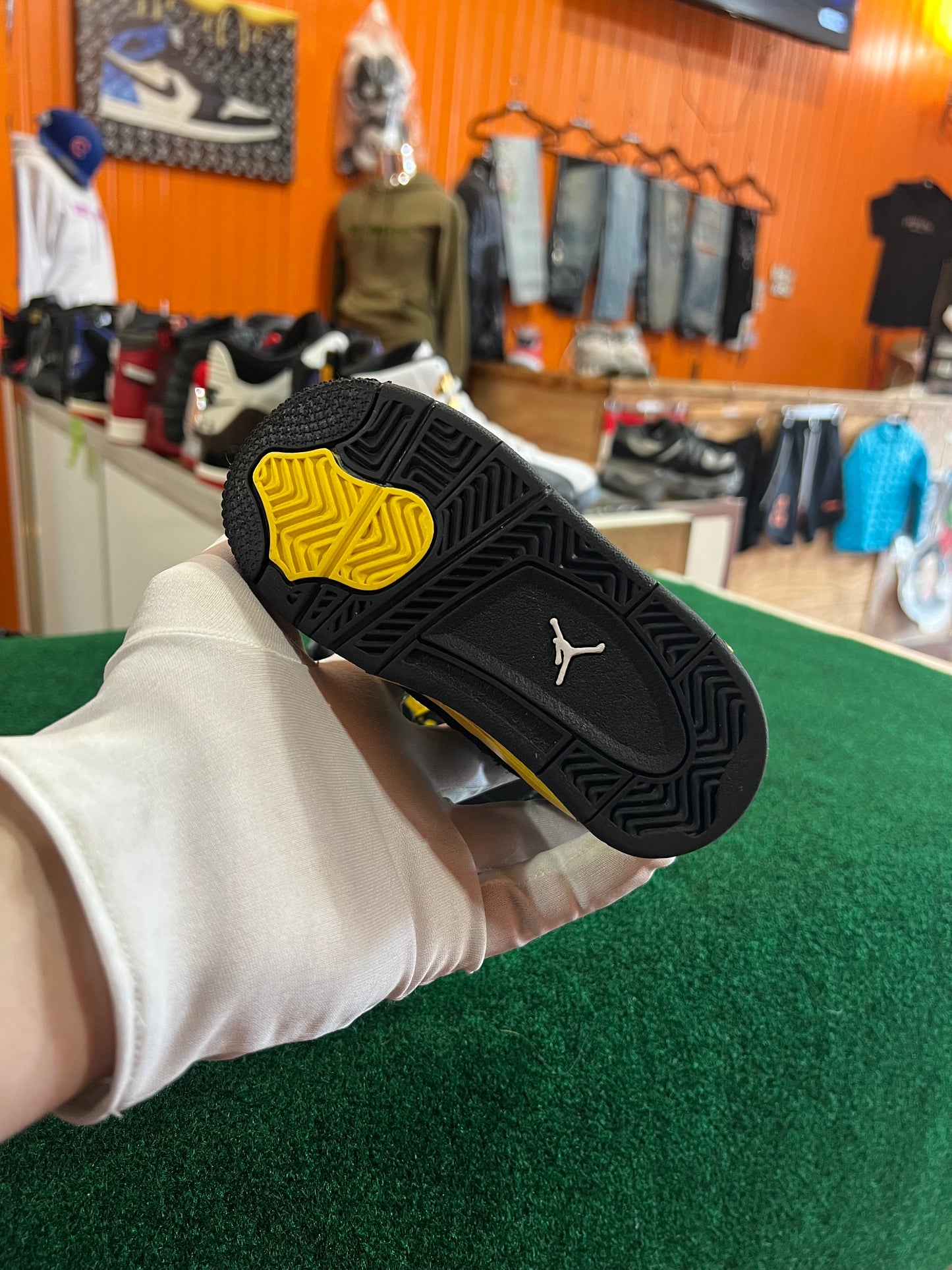 Jordan 4 (Yellow Thunder)