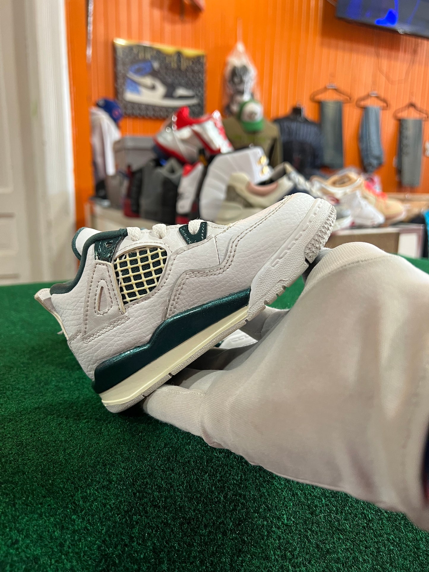 Jordan 4 (Oxidized Green)