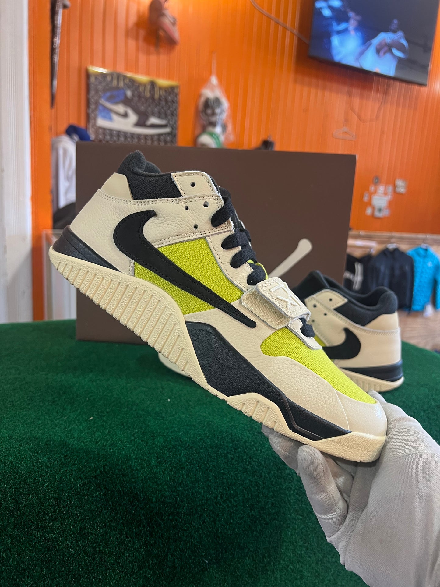 Jumpman Jack (Bright Cactus)